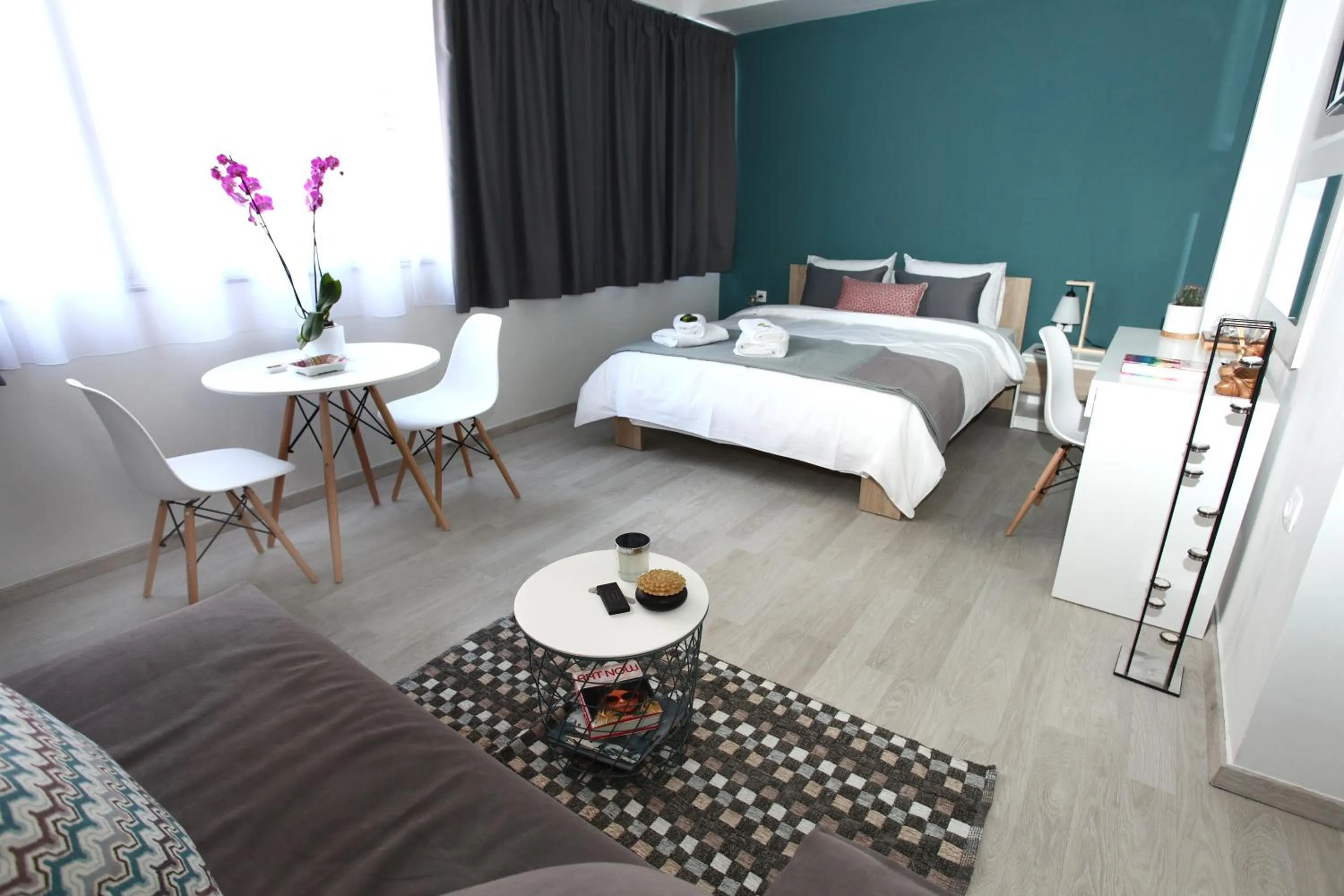 Photo of the whole room, Bed in Old Town Hall Suites and Apartments