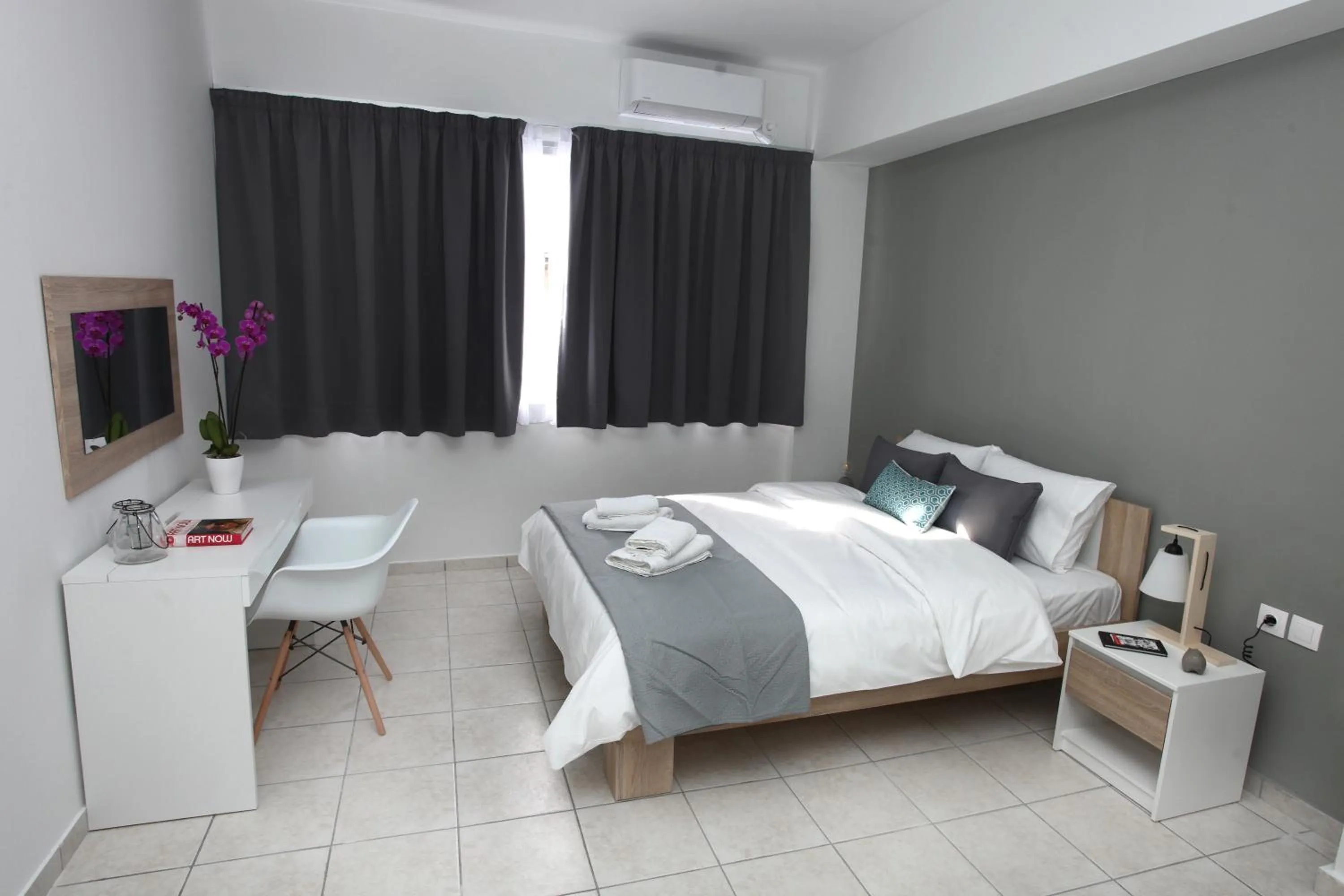 Bed in Old Town Hall Suites and Apartments