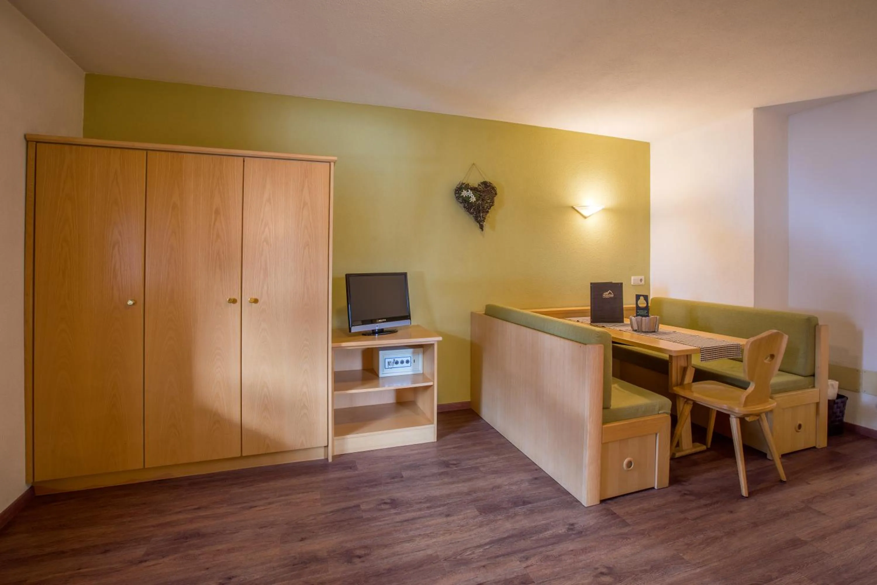 Dining area in Mountain Living Apartments