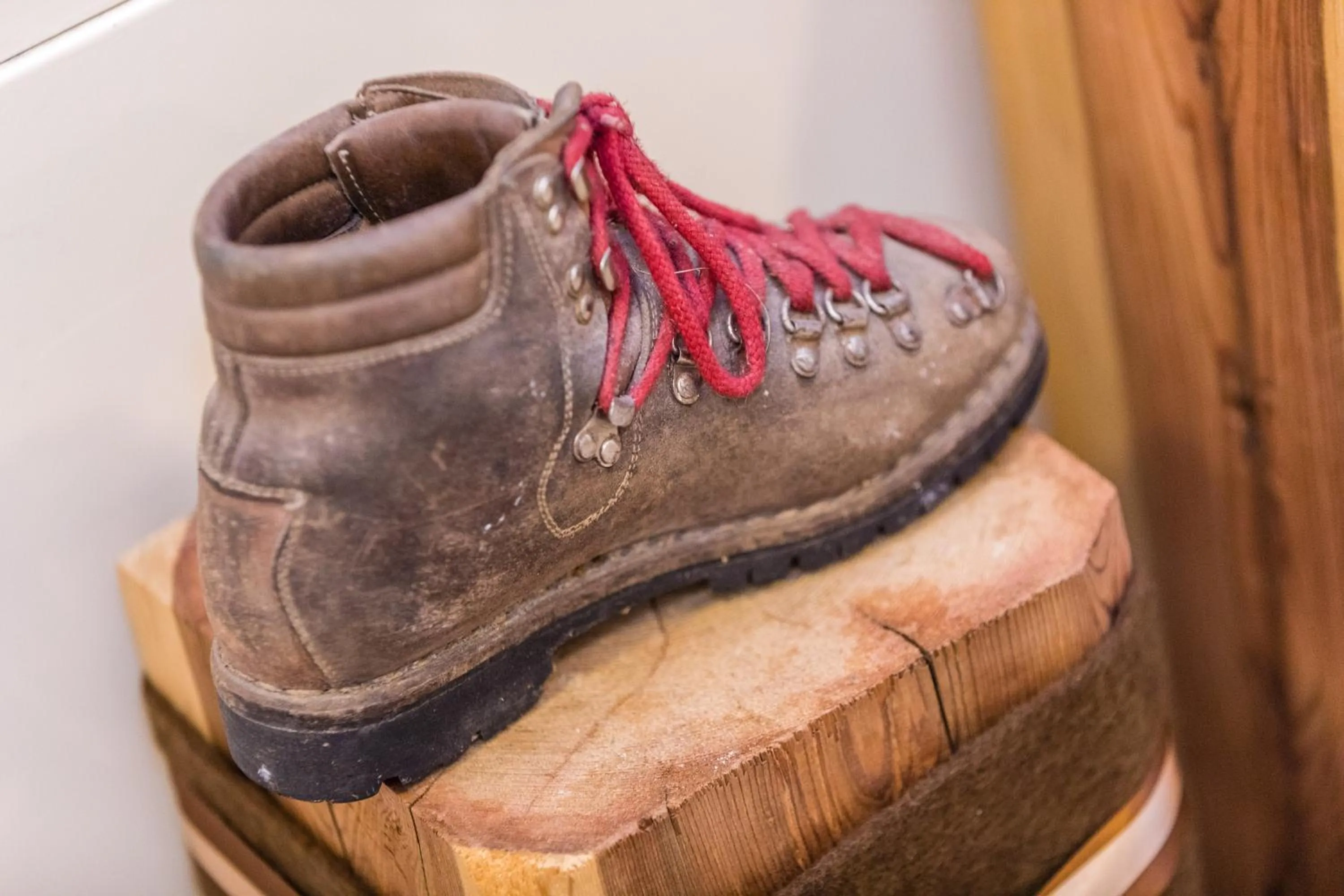 Decorative detail in Mountain Living Apartments
