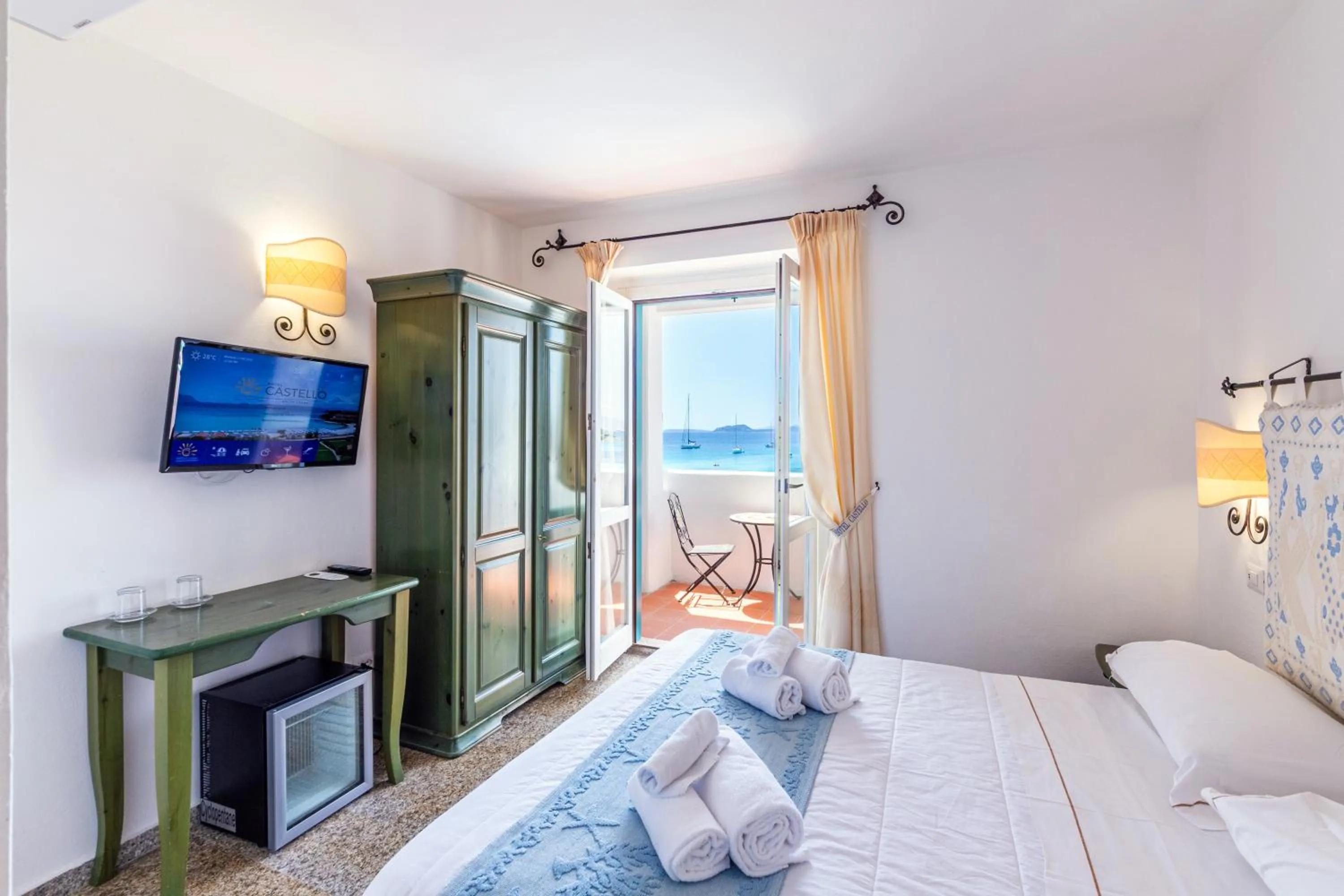 Photo of the whole room, Bed in Hotel Castello