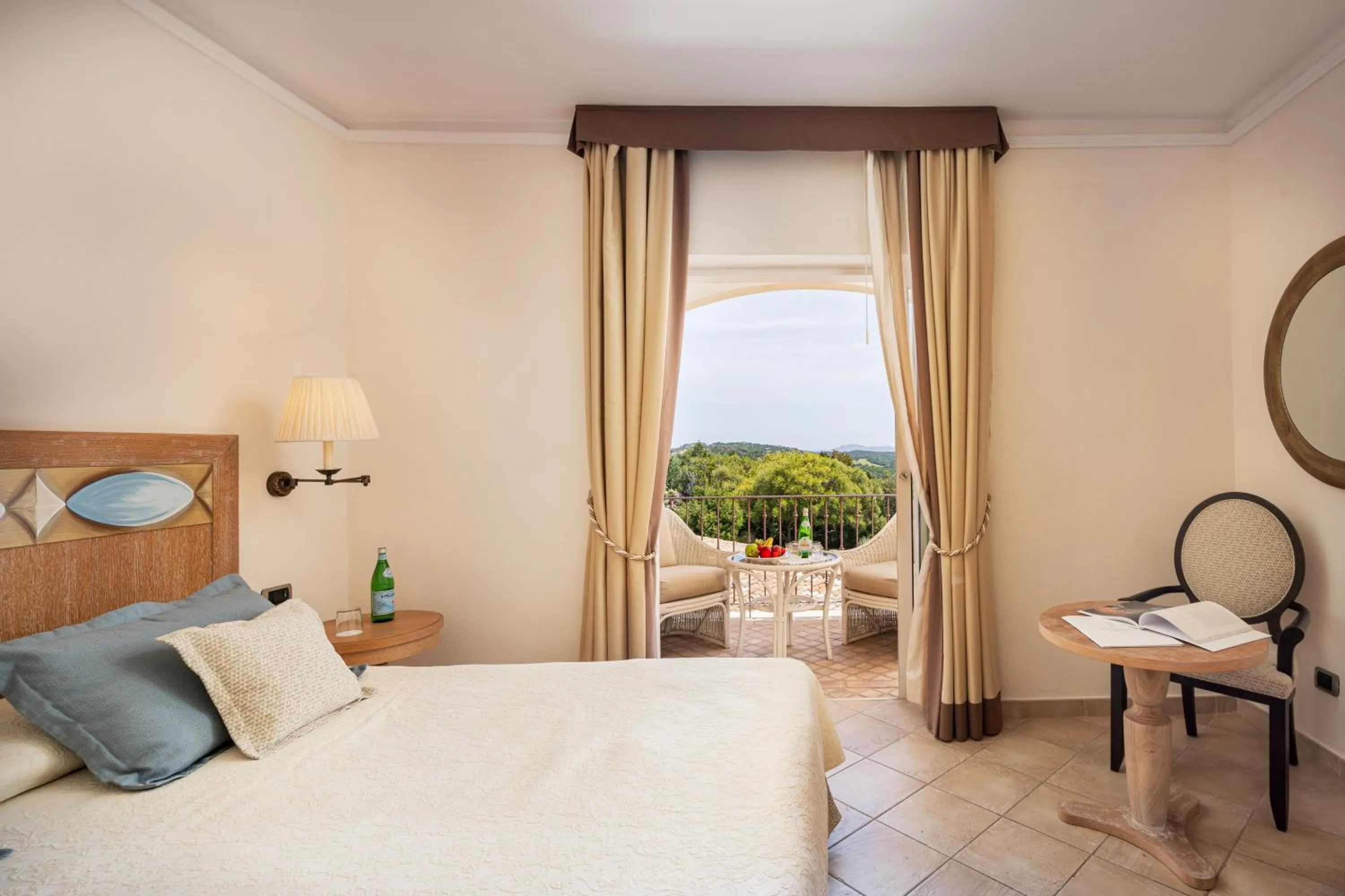 Bedroom, Bed in Petra Bianca