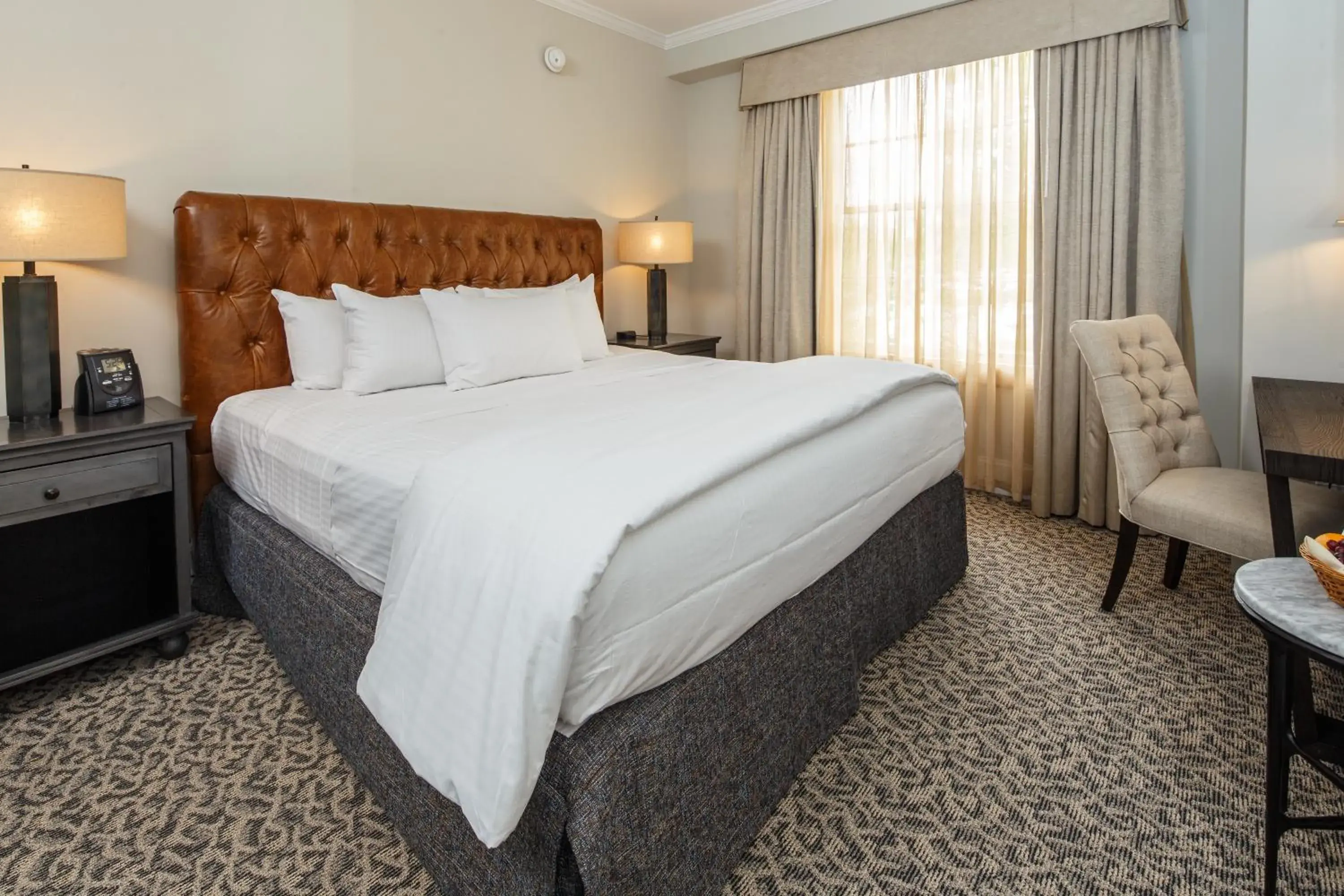 King Room in The Tidewater Inn King Room in The Tidewater Inn