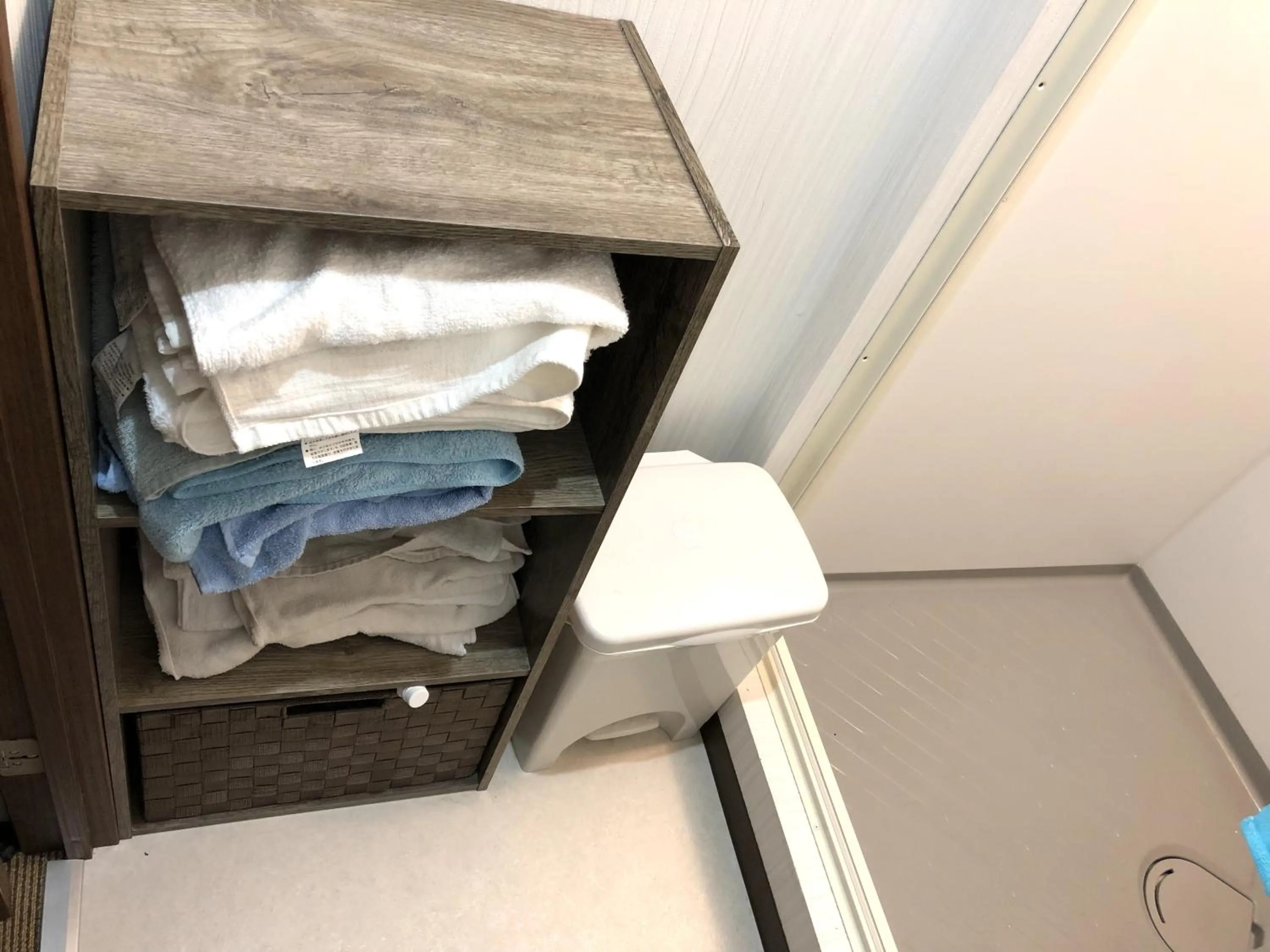 Shower in TOP EDGE HOSTEL Koenji