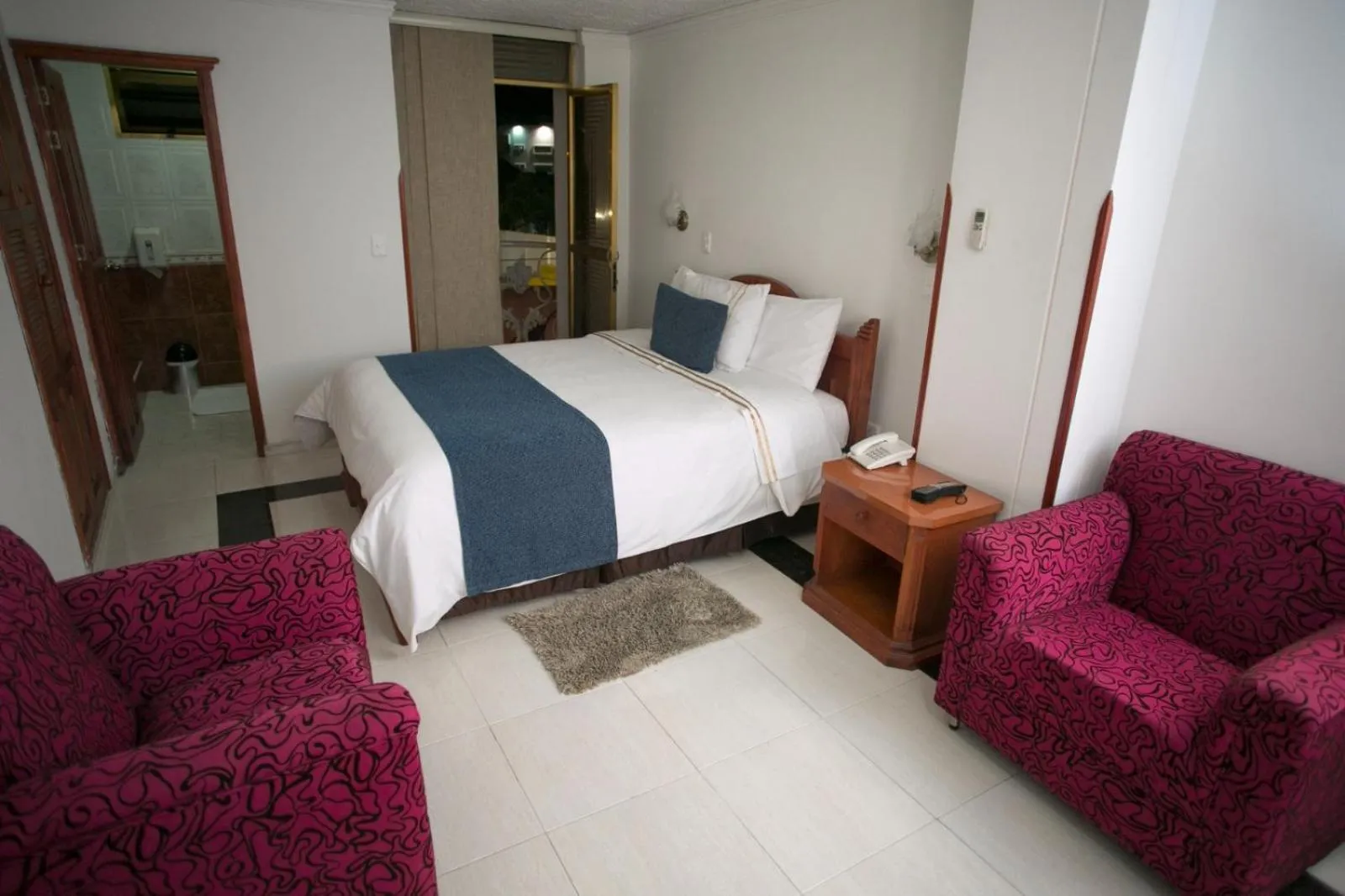 Bedroom, Bed in Hotel D' Leon