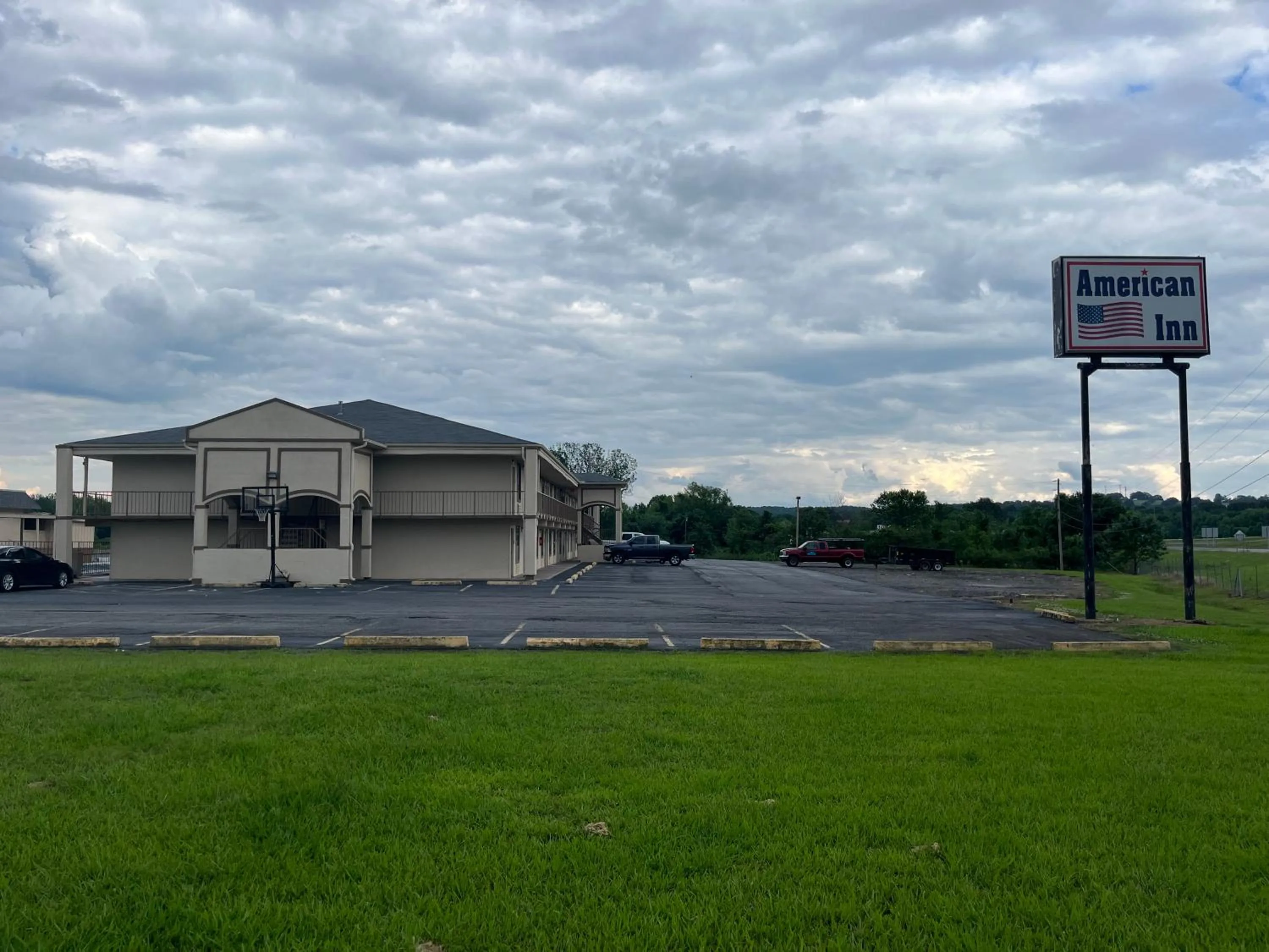 Property building in American Inn Morrilton