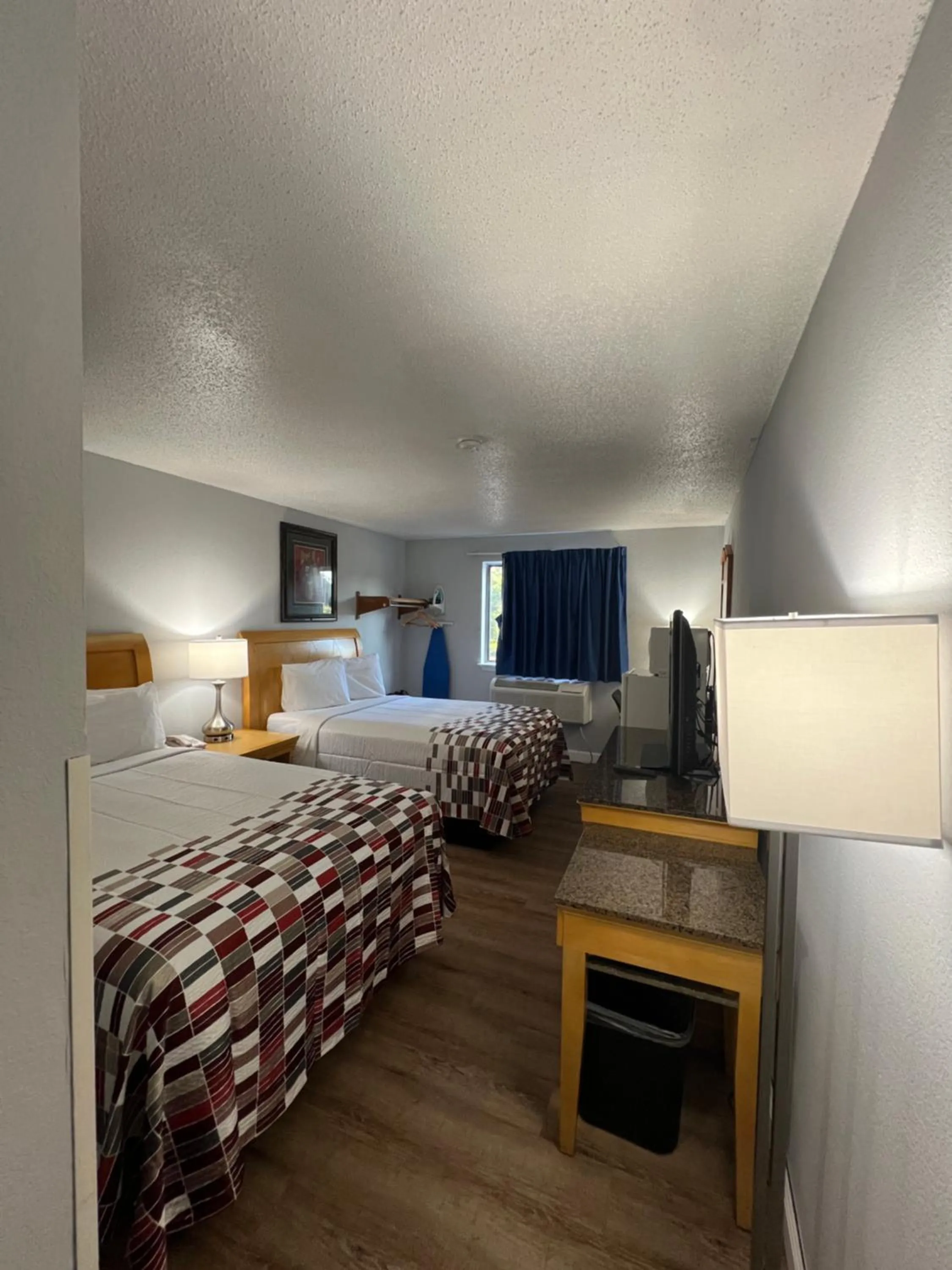 Bedroom in Economy 7 Inn