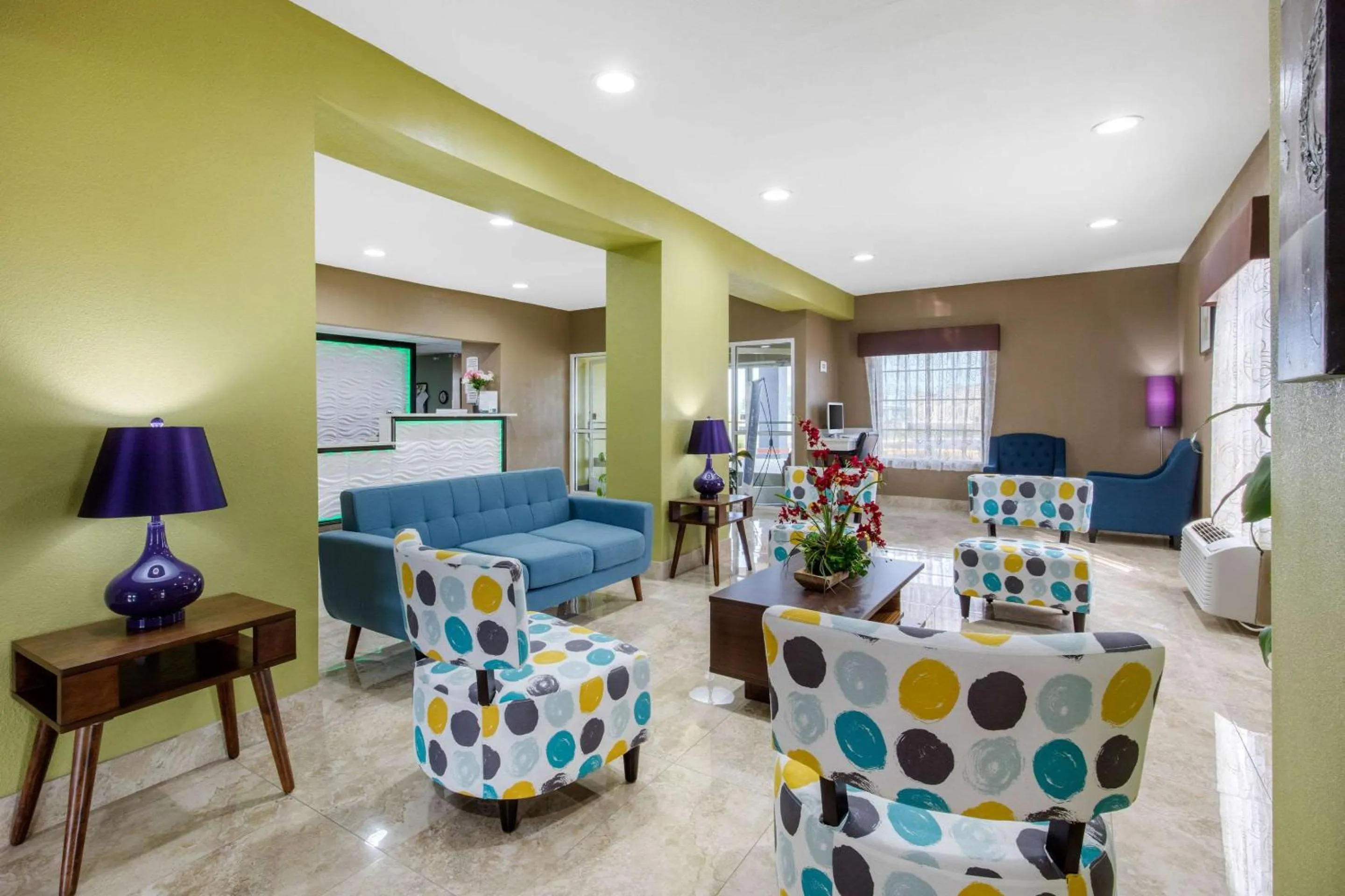 Lobby or reception in Quality Inn Cadiz