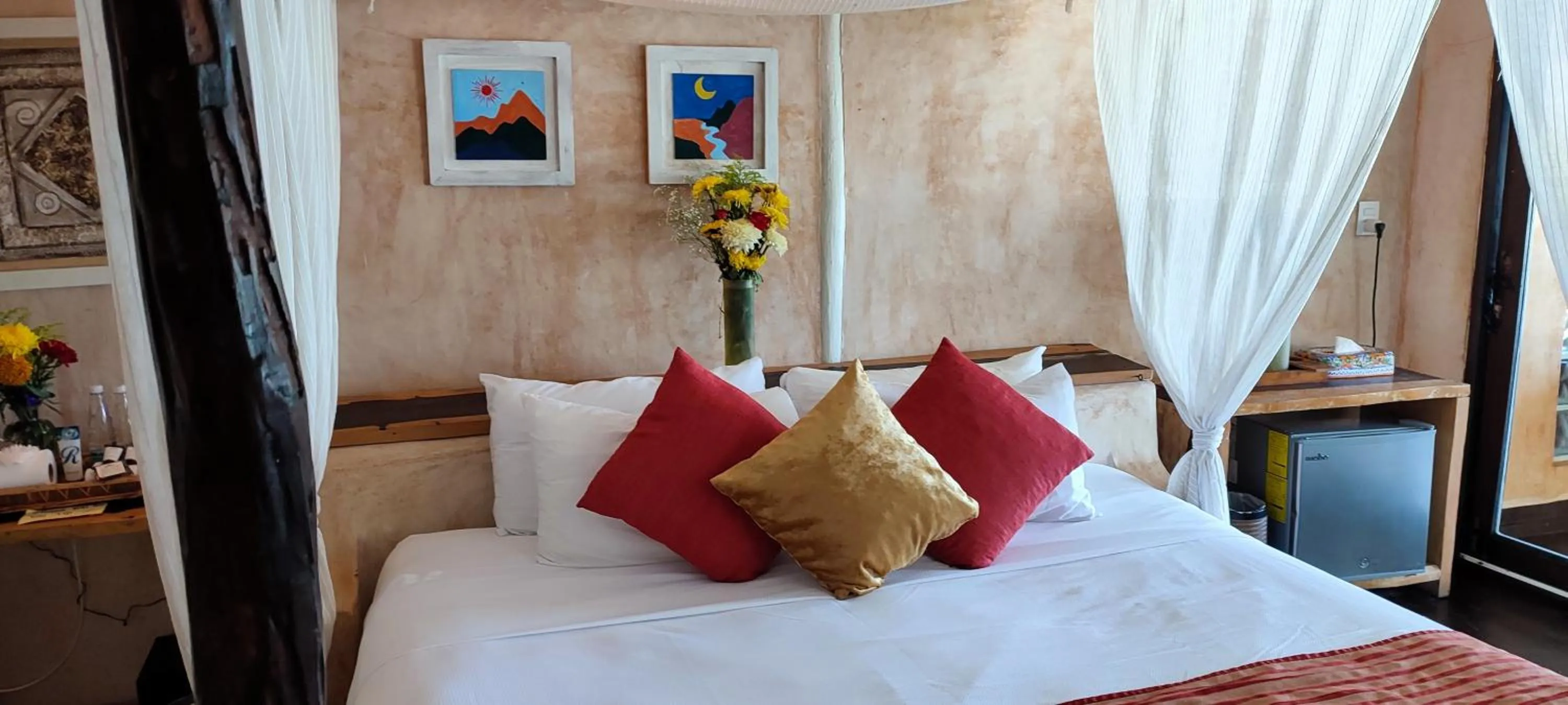 Bed in Villa Las Estrellas Tulum - located at the party zone