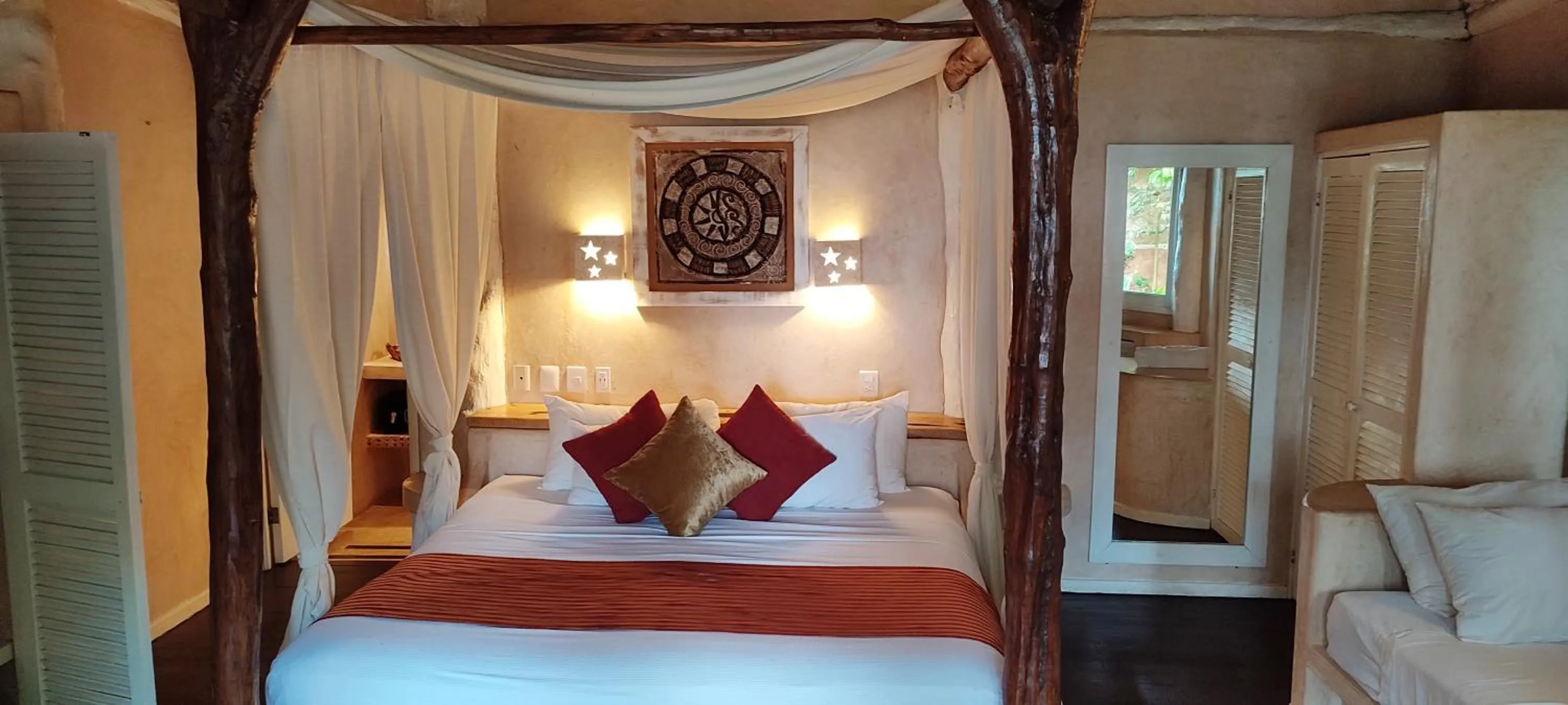 Bed in Villa Las Estrellas Tulum - located at the party zone