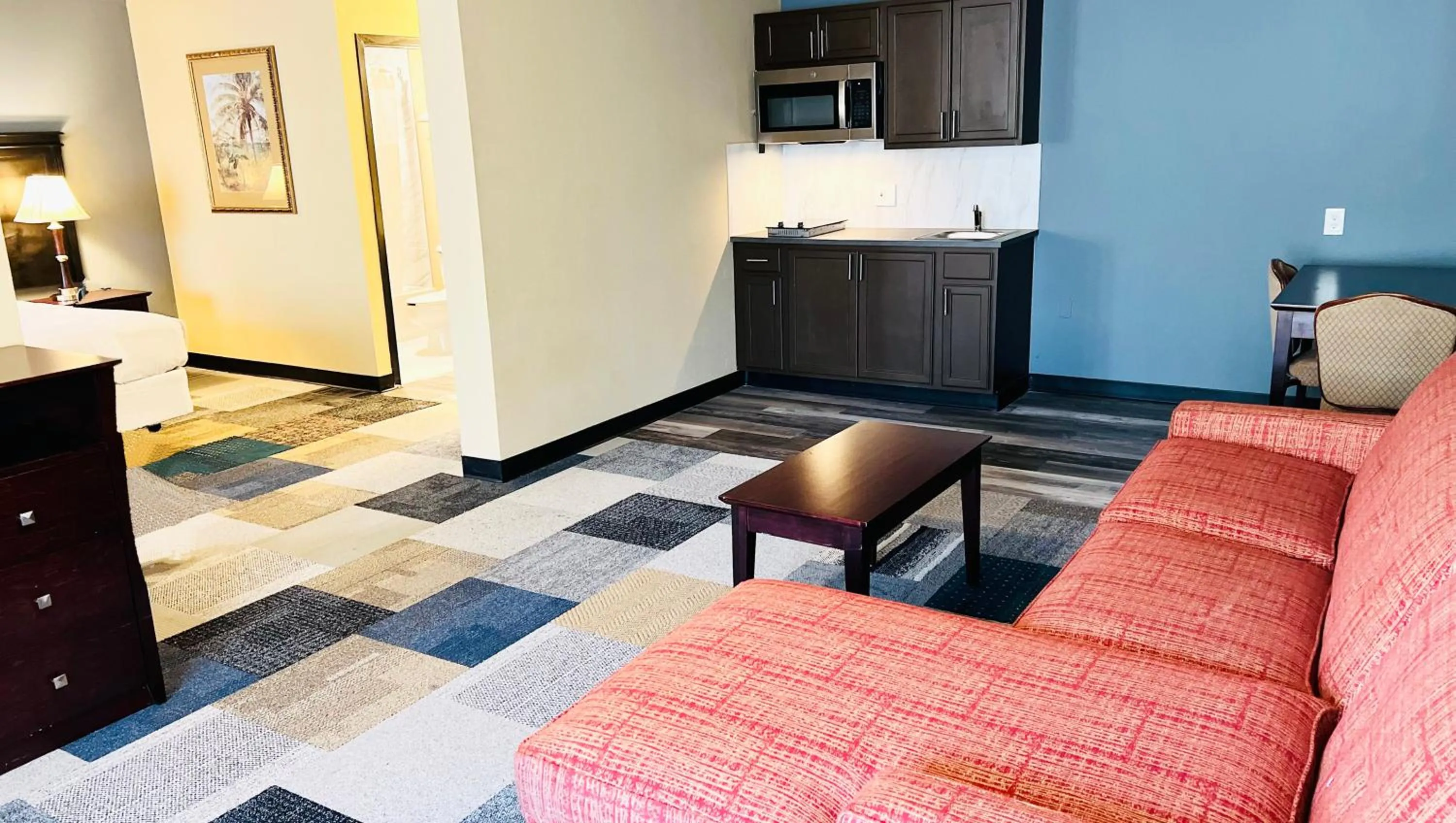 Kitchen or kitchenette in Magnuson Grand Hotel and Conference Center Tyler