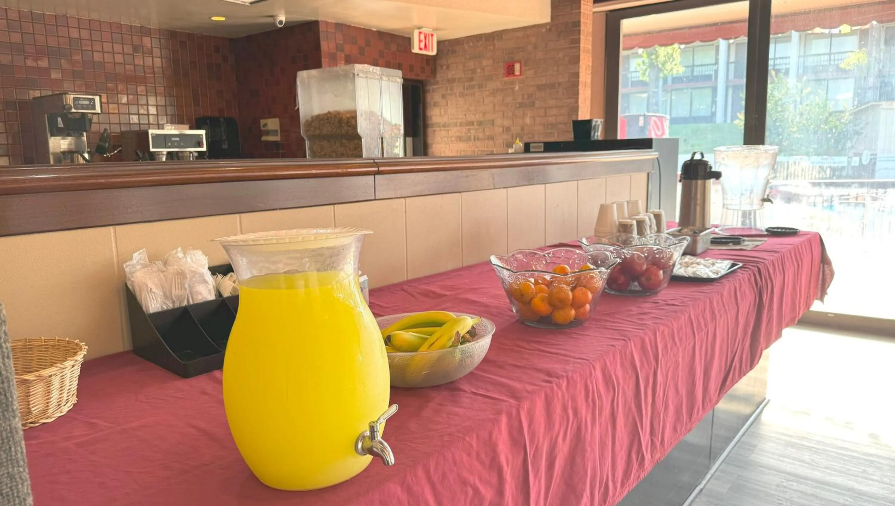 Breakfast in Magnuson Grand Hotel and Conference Center Tyler