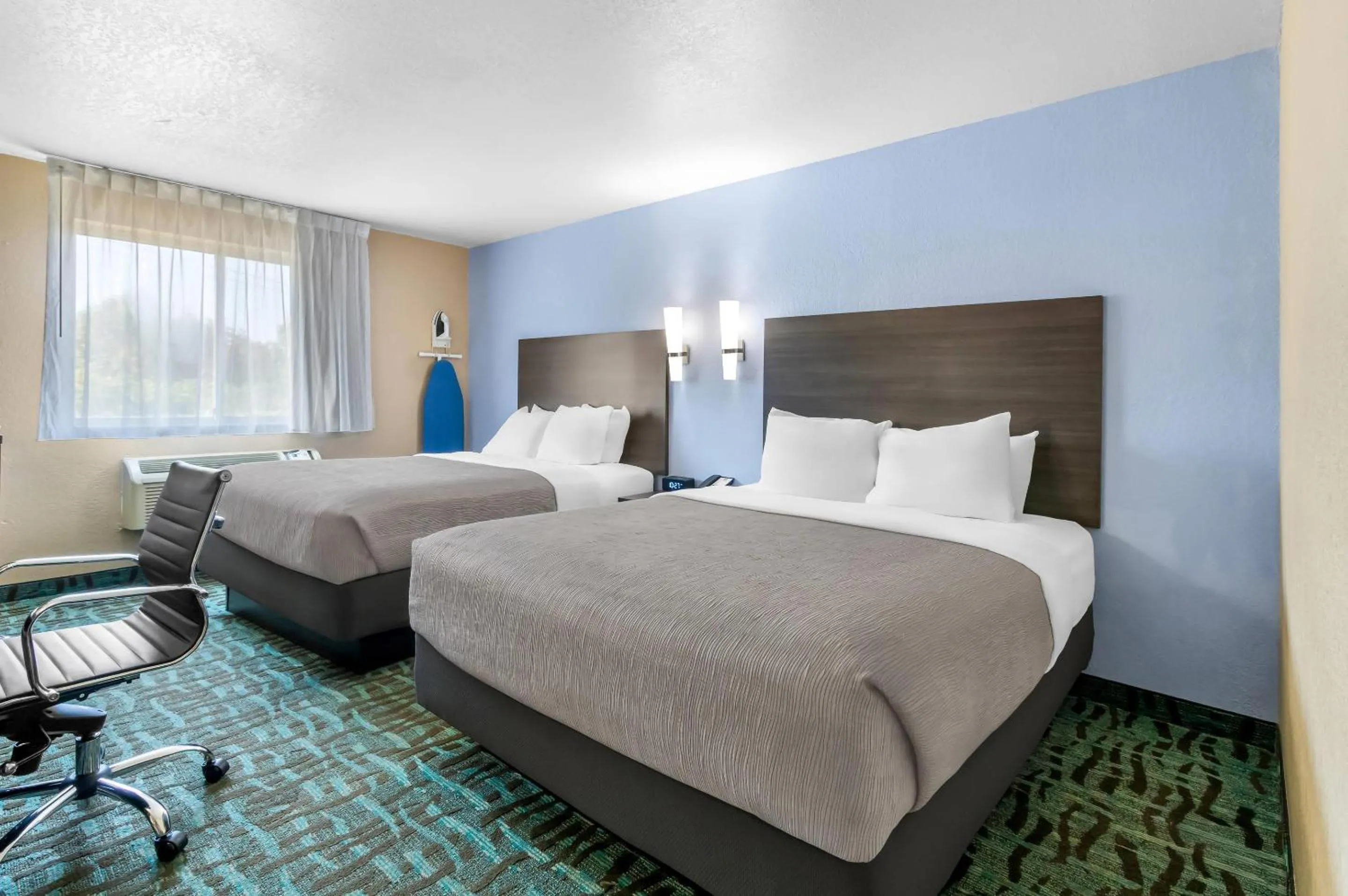 Bedroom, Bed in Quality Inn Johnstown