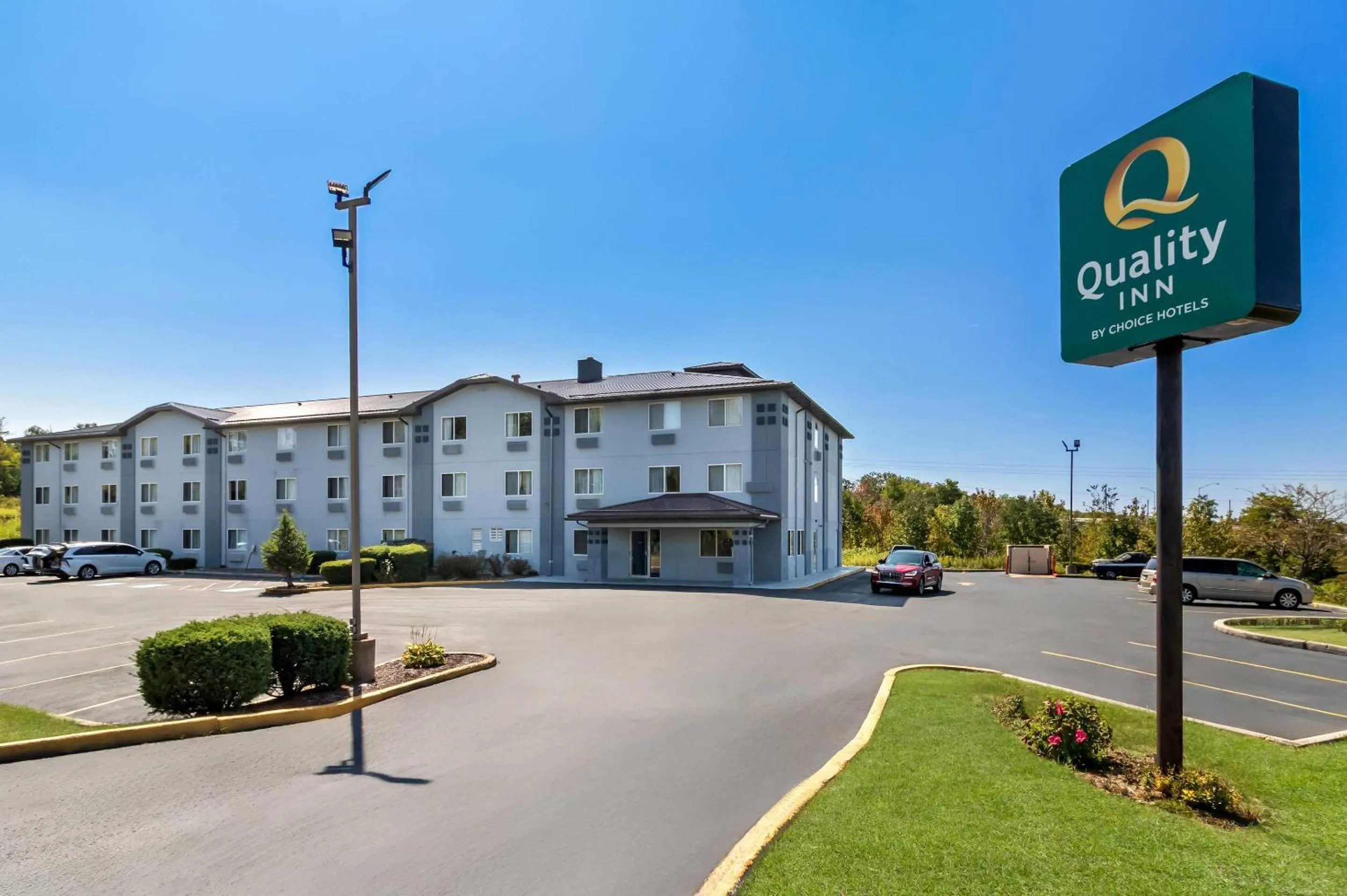Property building in Quality Inn Johnstown