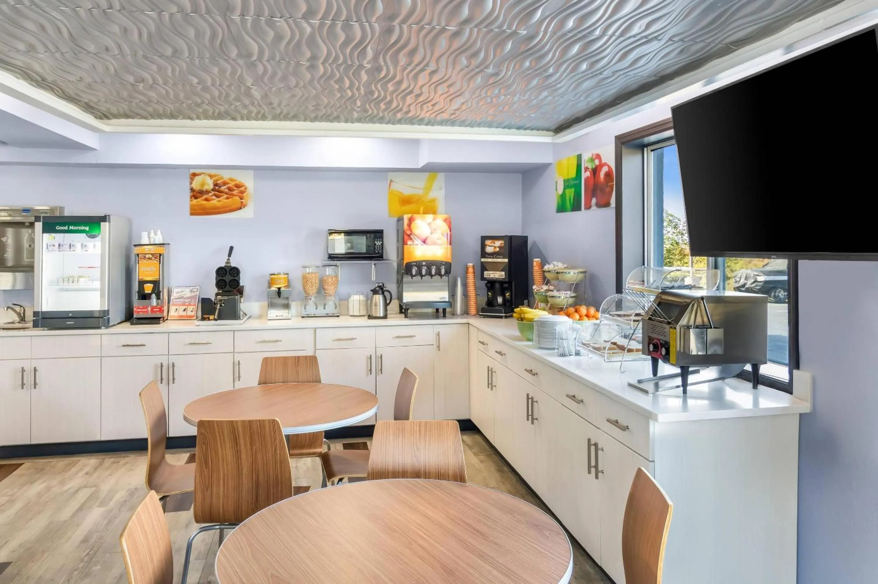 Breakfast in Quality Inn Johnstown