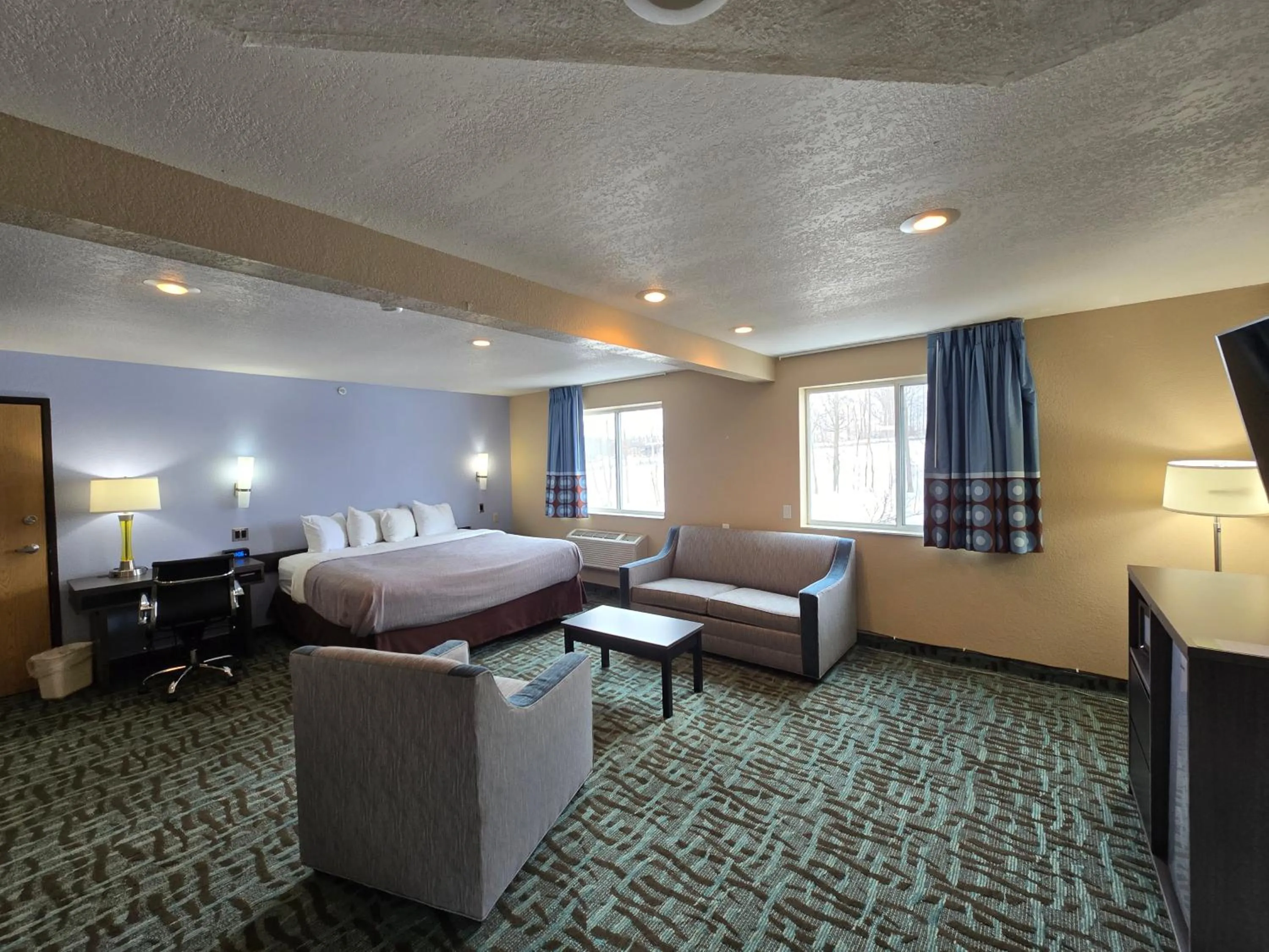 Photo of the whole room, Bed in Quality Inn Johnstown