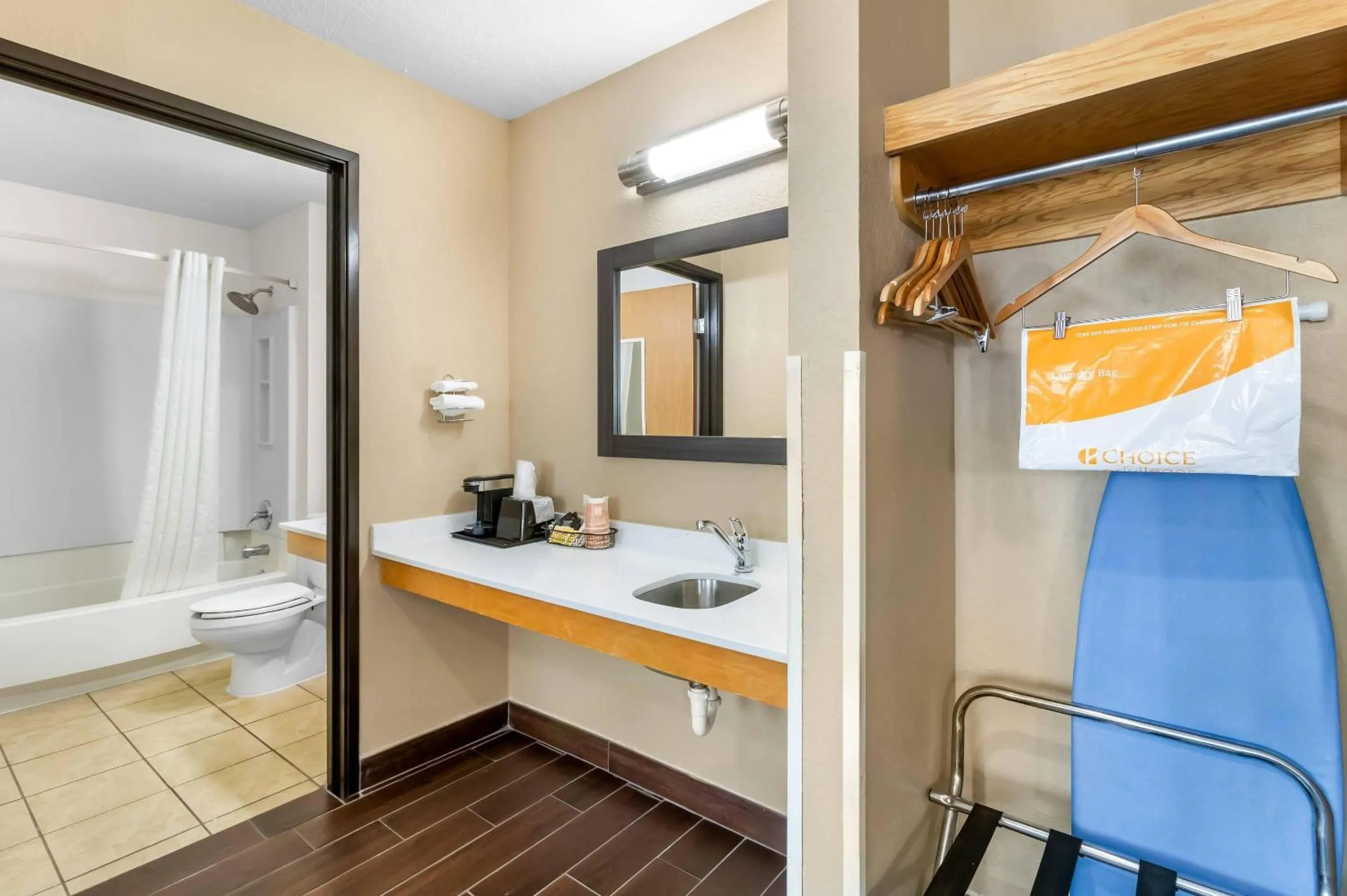 Bedroom in Quality Inn Johnstown