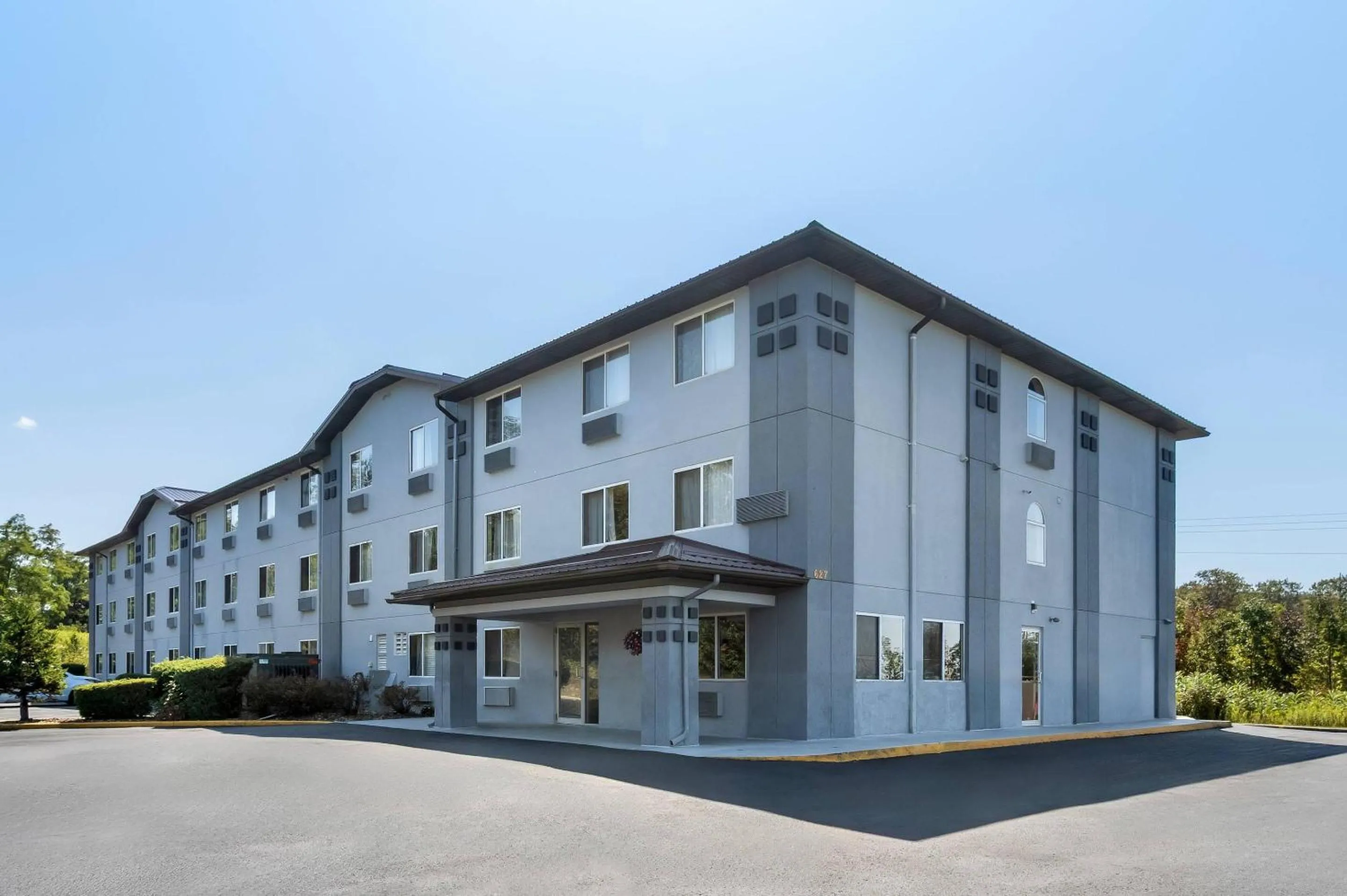 Property building in Quality Inn Johnstown