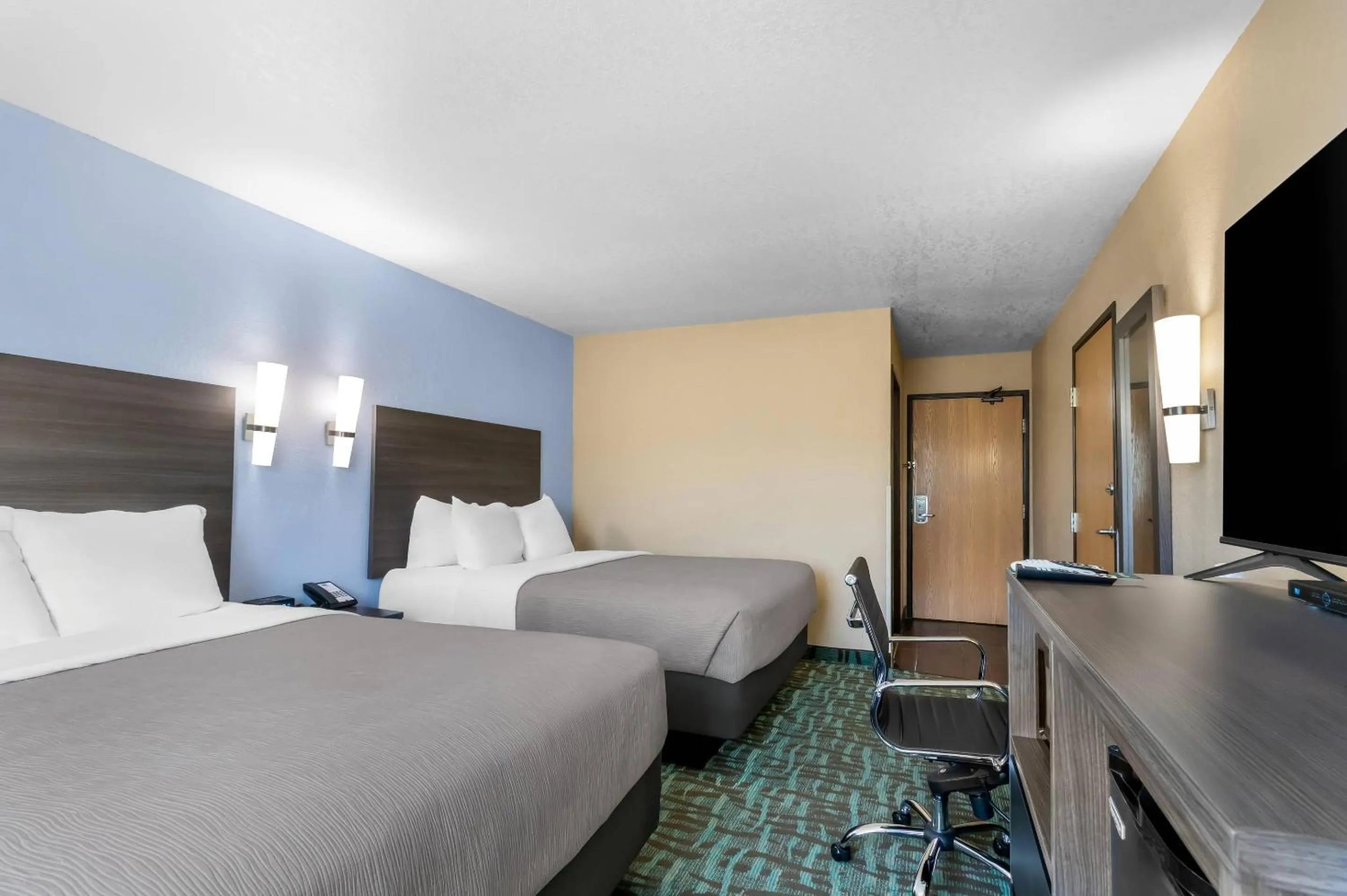 Bedroom, Bed in Quality Inn Johnstown