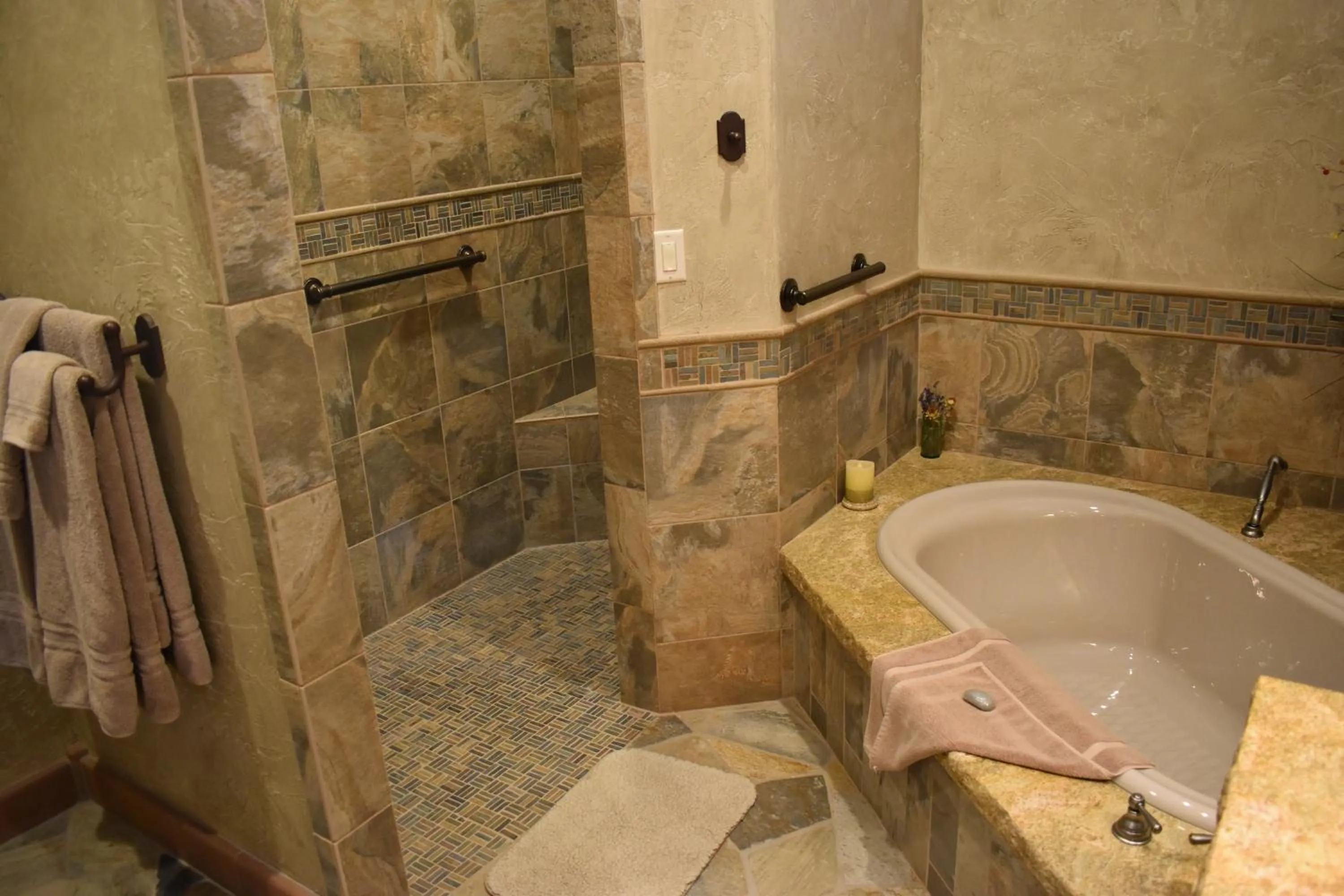 Bathroom in Cougar Ridge Resort