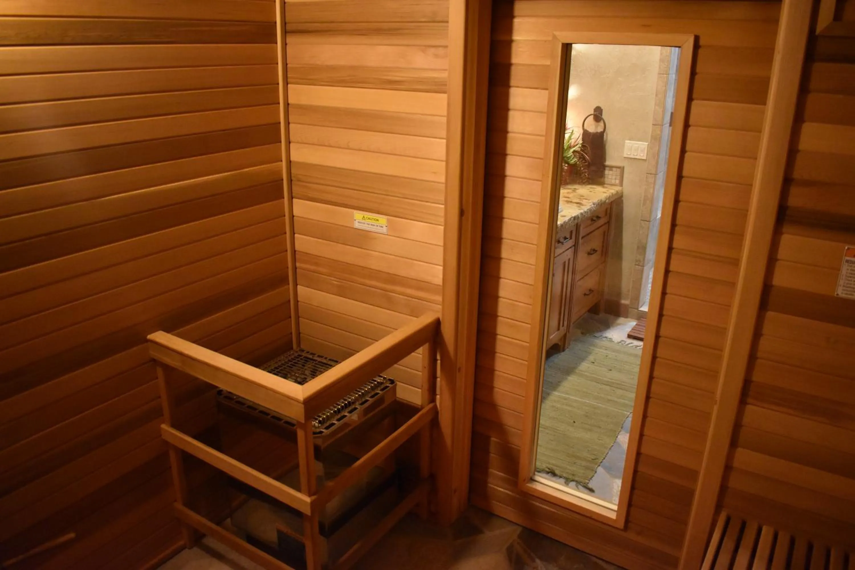 Sauna in Cougar Ridge Resort