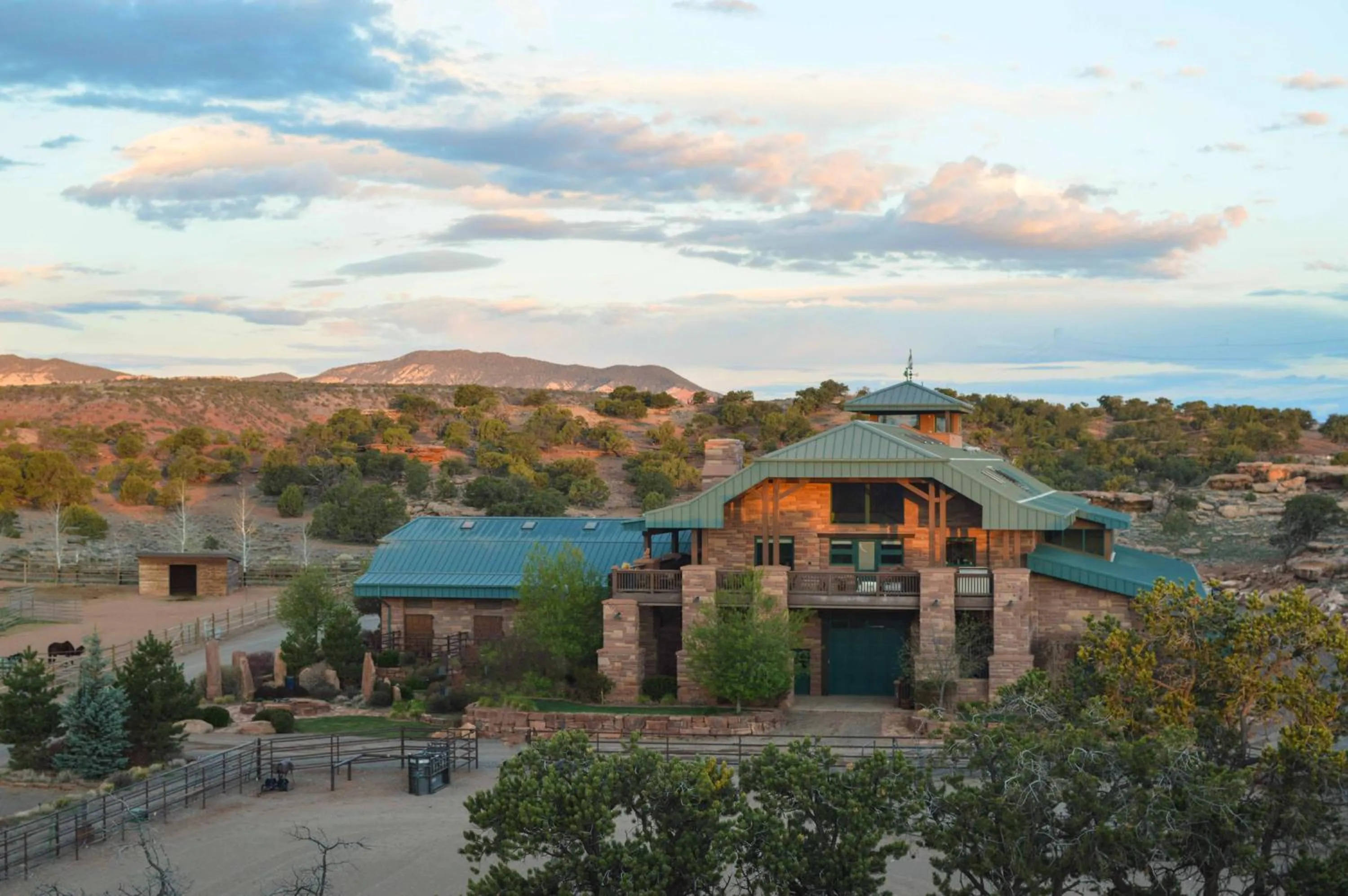 Property building in Cougar Ridge Resort