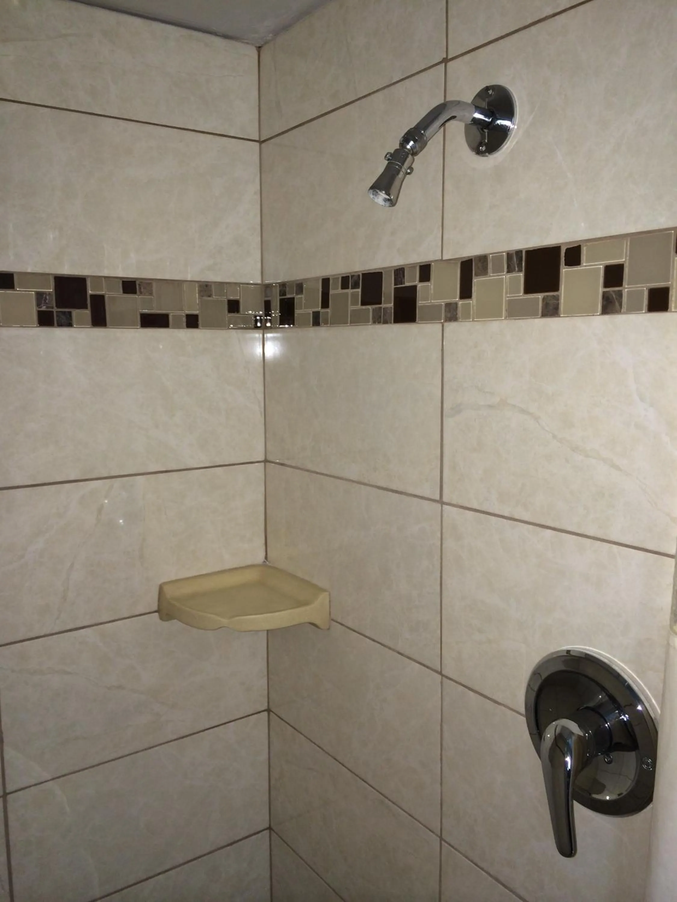 Shower, Bathroom in Travel Inn Redding