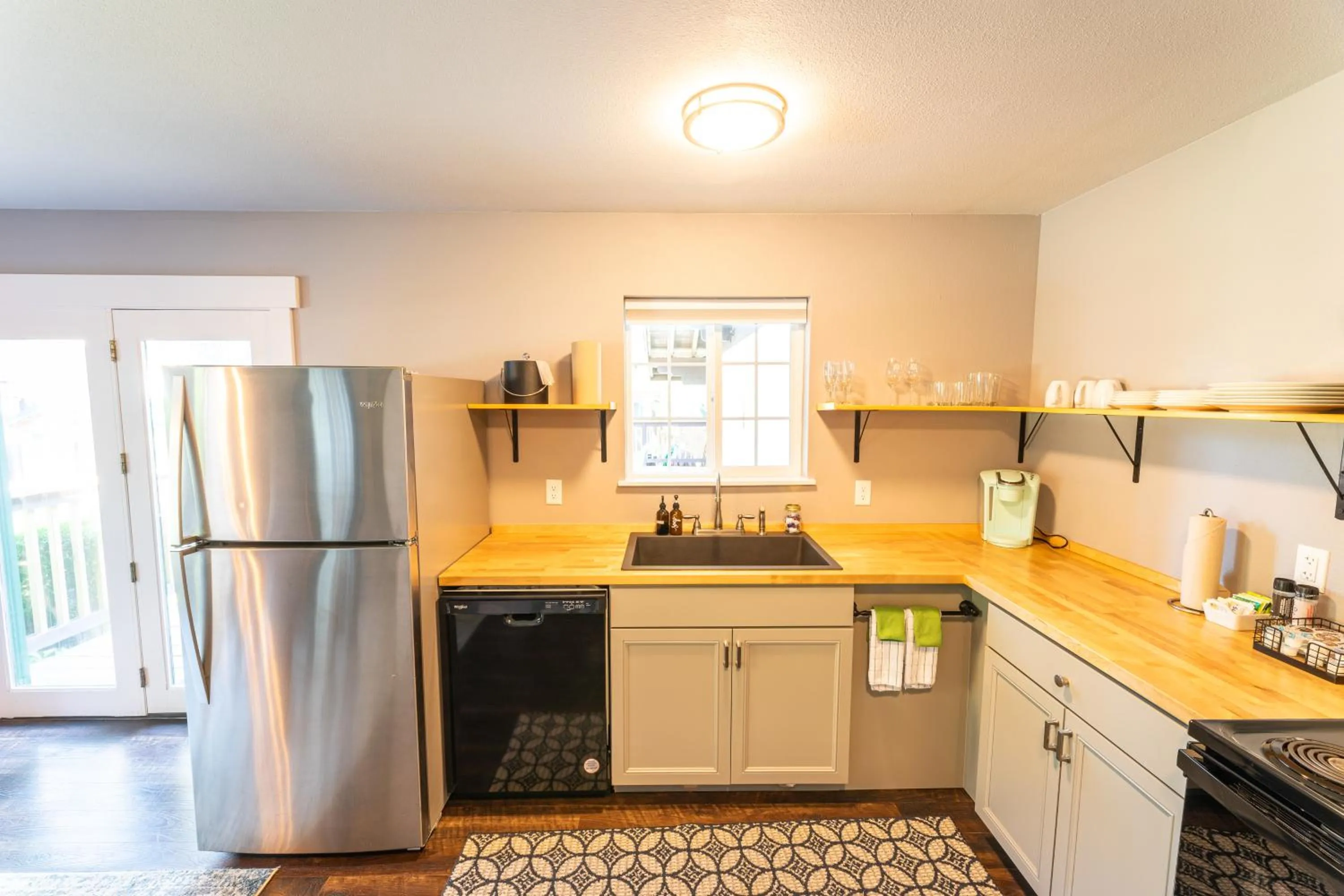 Kitchen or kitchenette in Blue Elk Inn