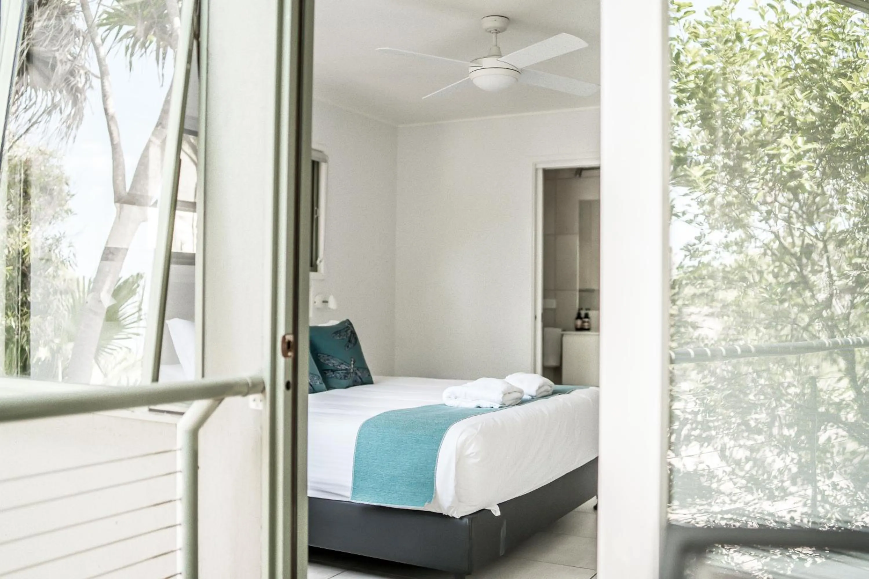 Bed in The Retreat Beach Houses