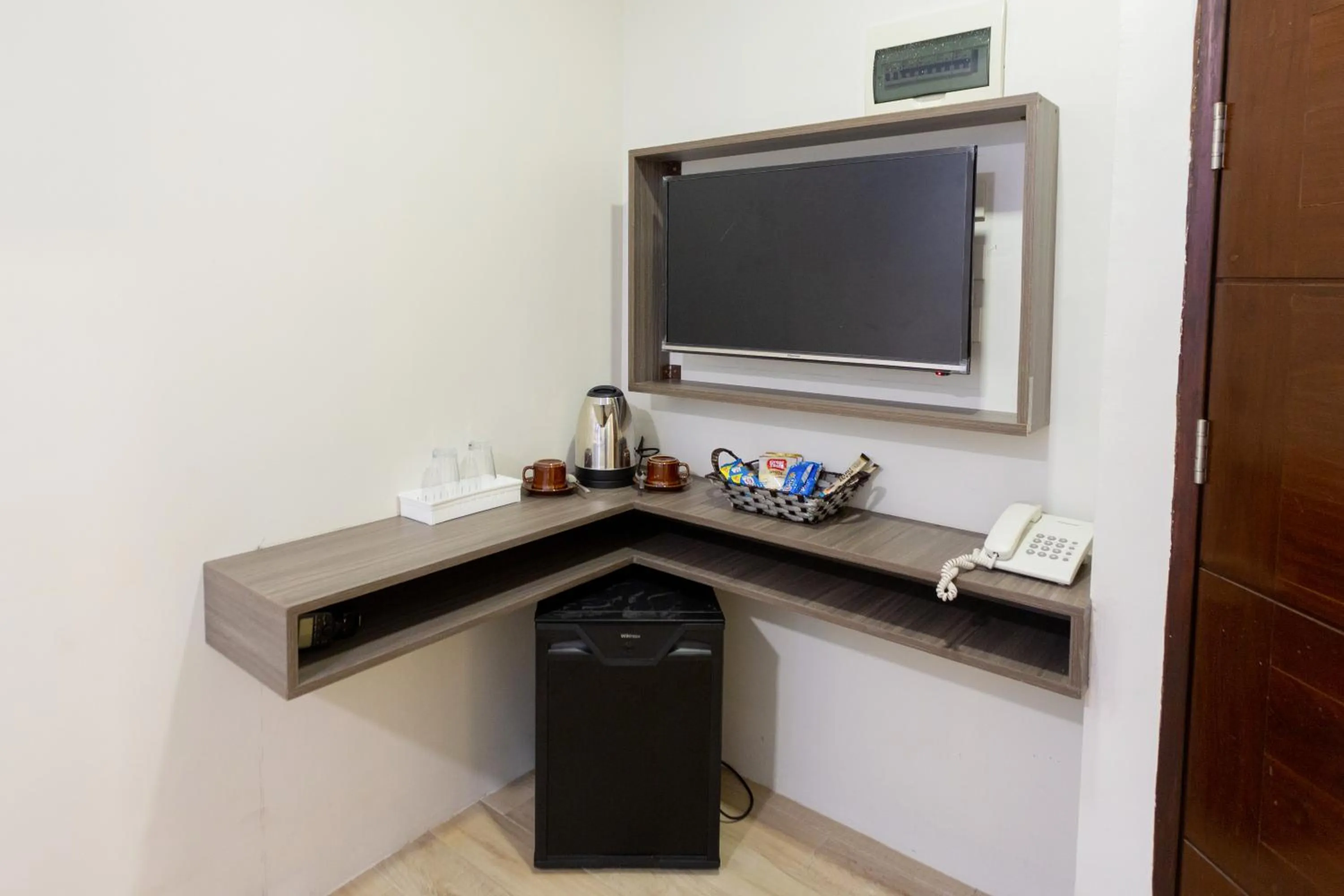 Coffee/tea facilities in The Rooms by Alinace at Mango Hotel