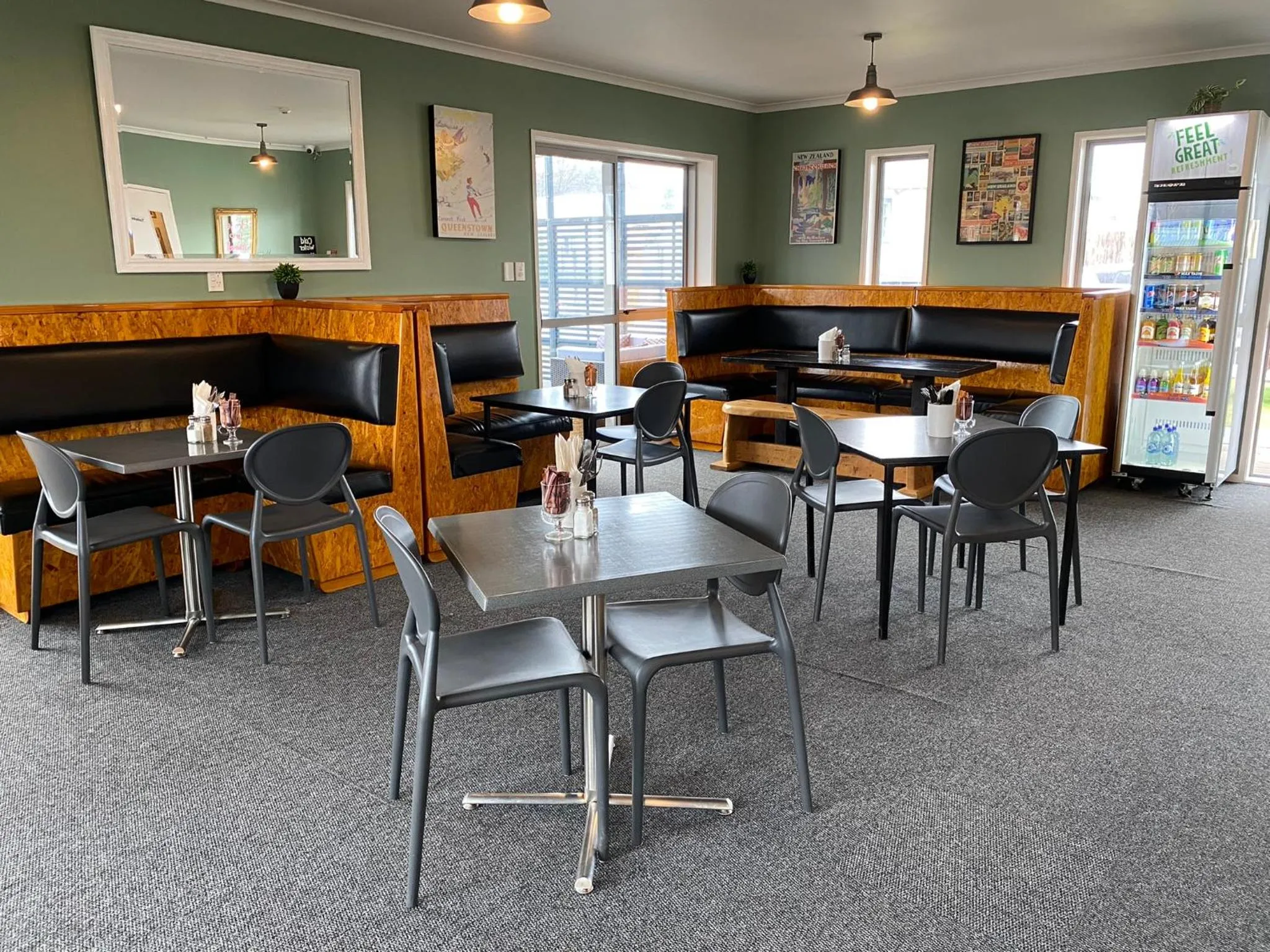 Restaurant/places to eat in LKNZ Lodge & Cafe