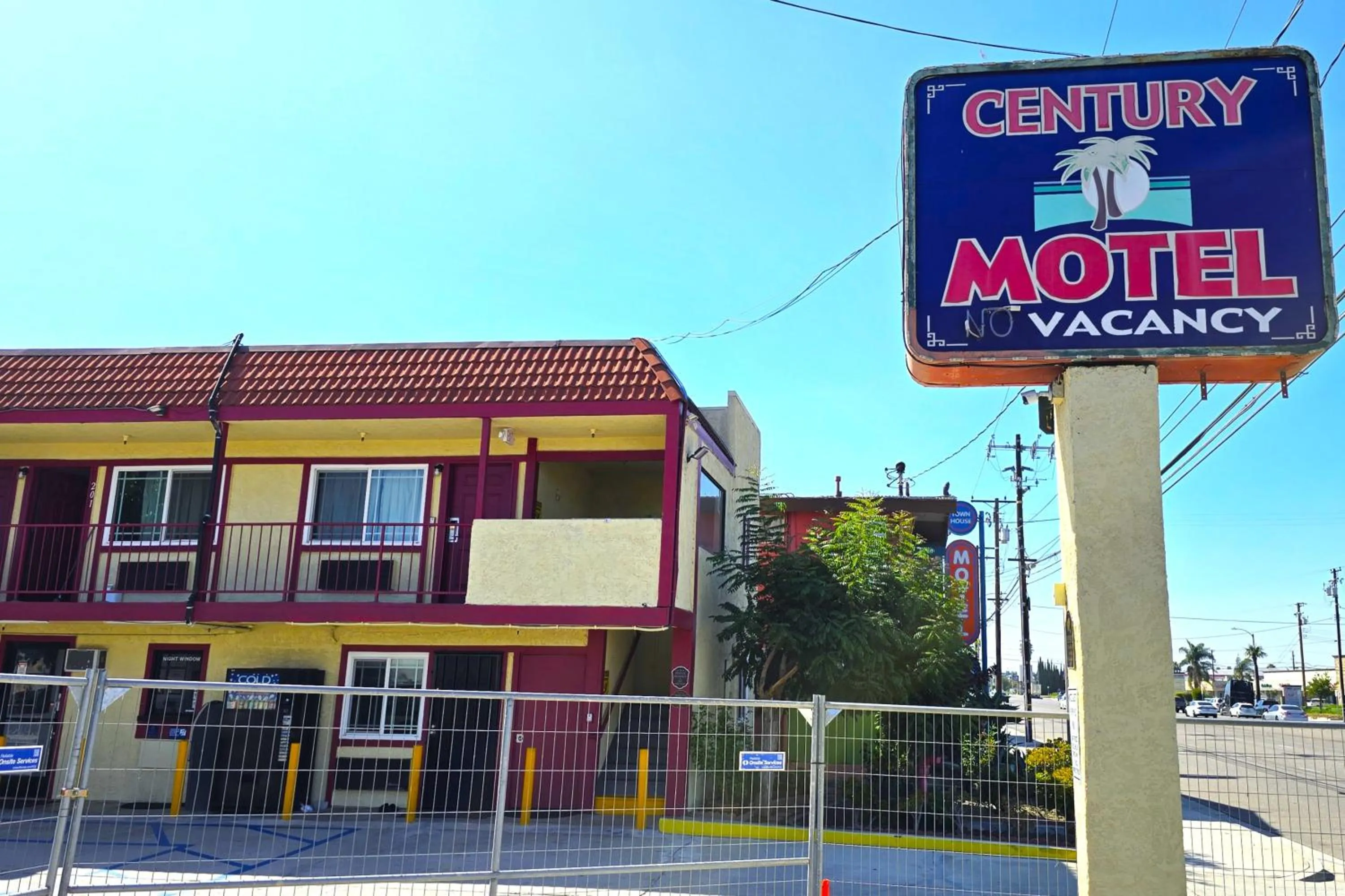 Property building in Century Motel Buena Park Anaheim CA 91