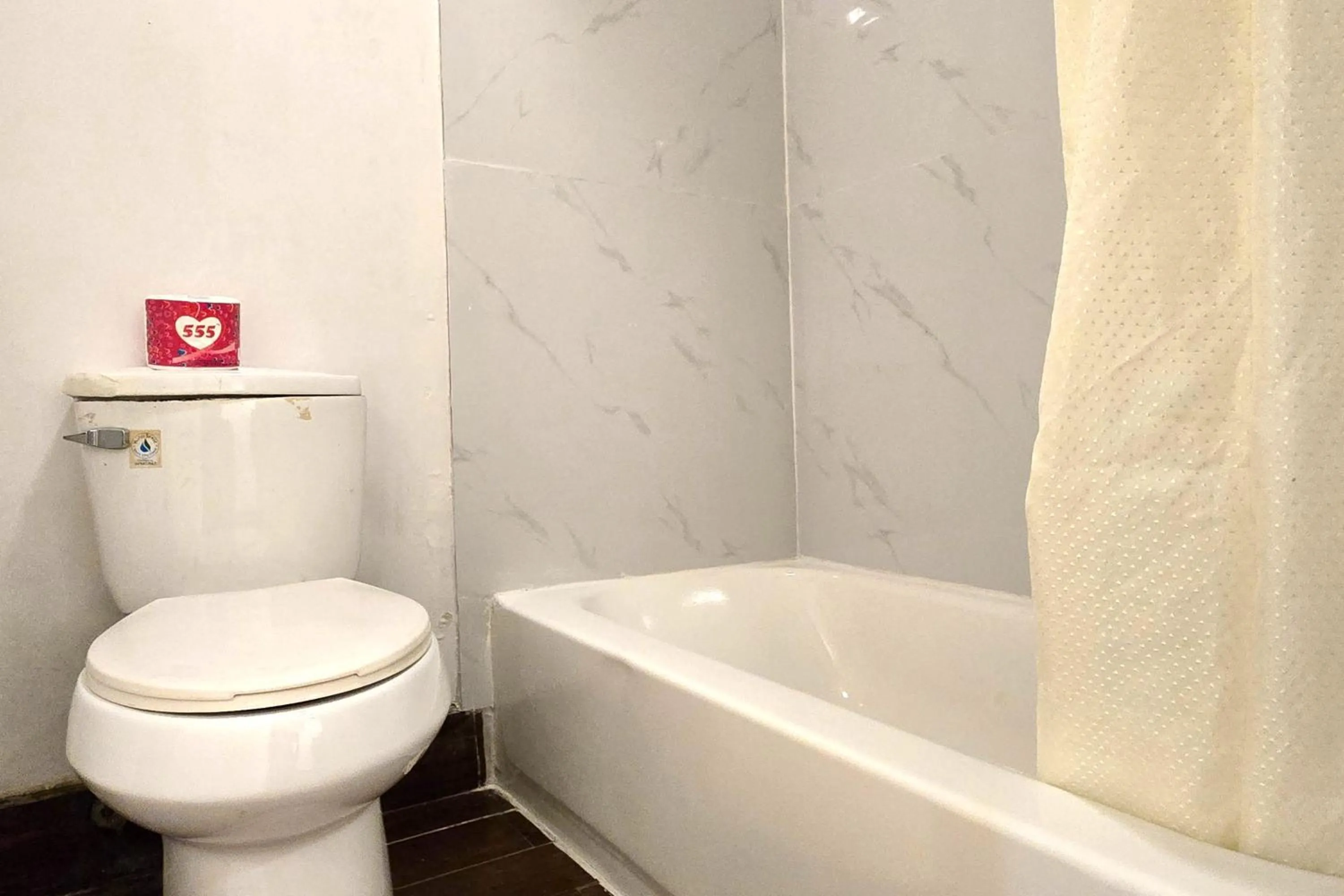 Bathroom in Century Motel Buena Park Anaheim CA 91