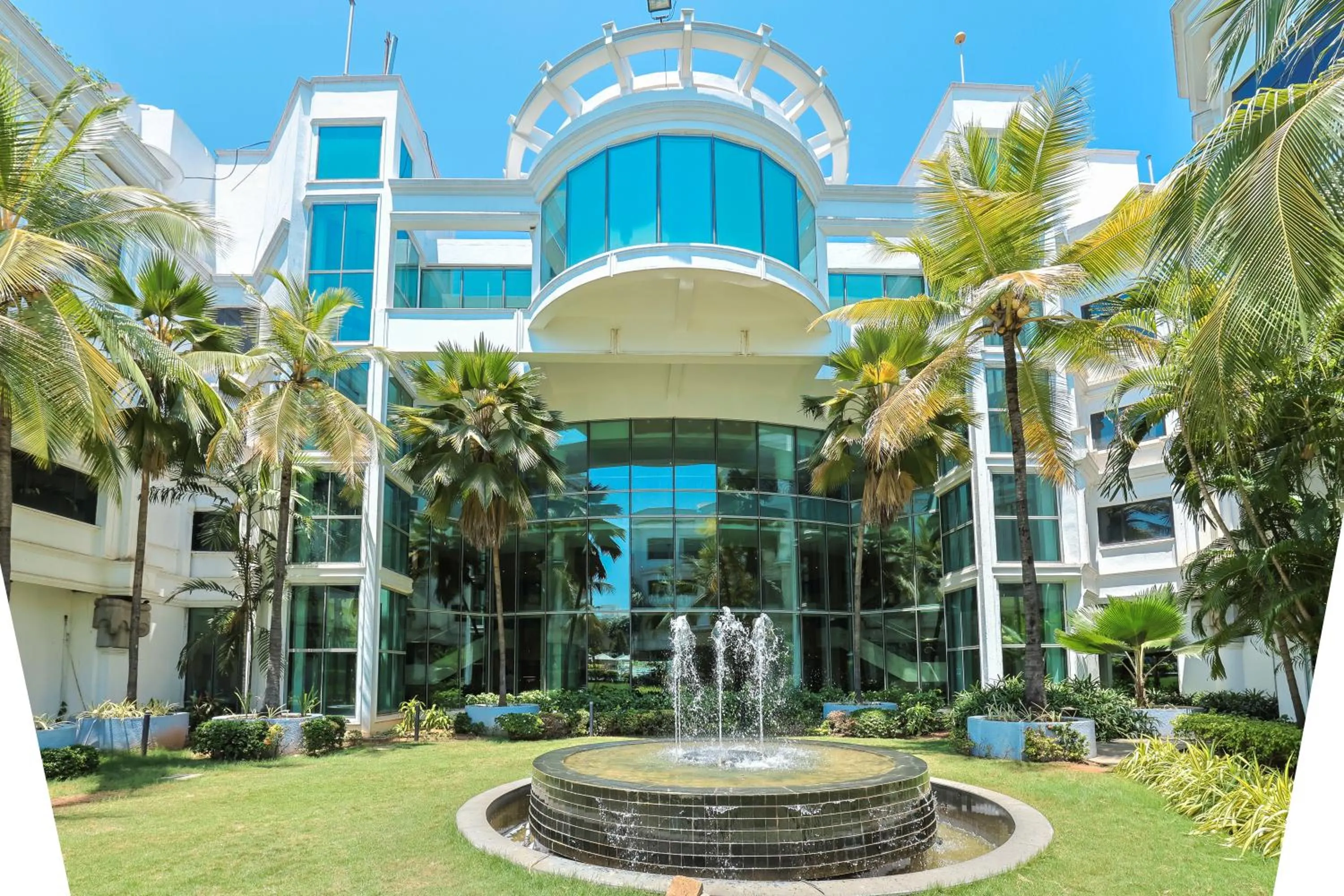 Lobby or reception in Le Royal Meridien Chennai