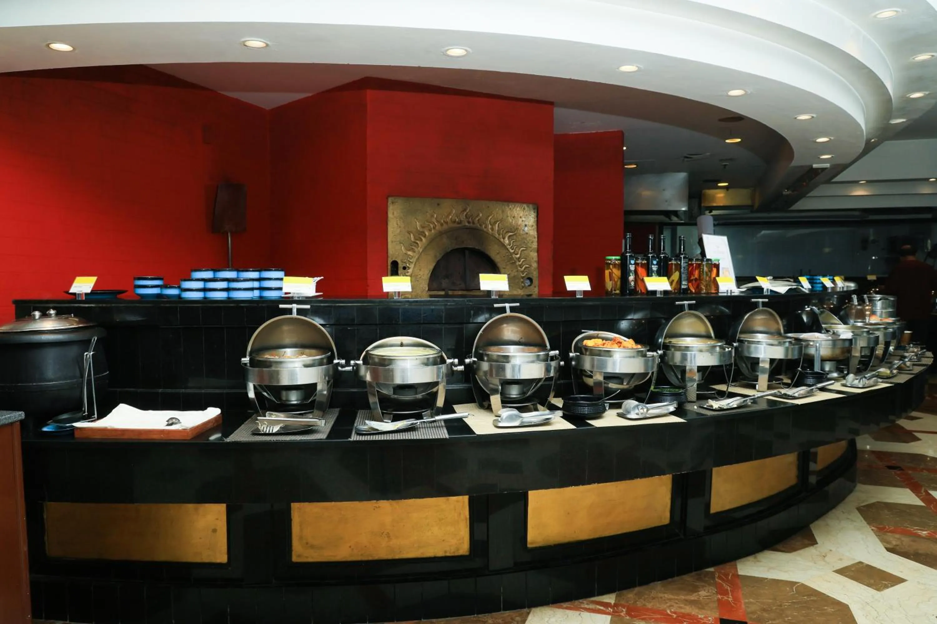 Food and drinks in Le Royal Meridien Chennai