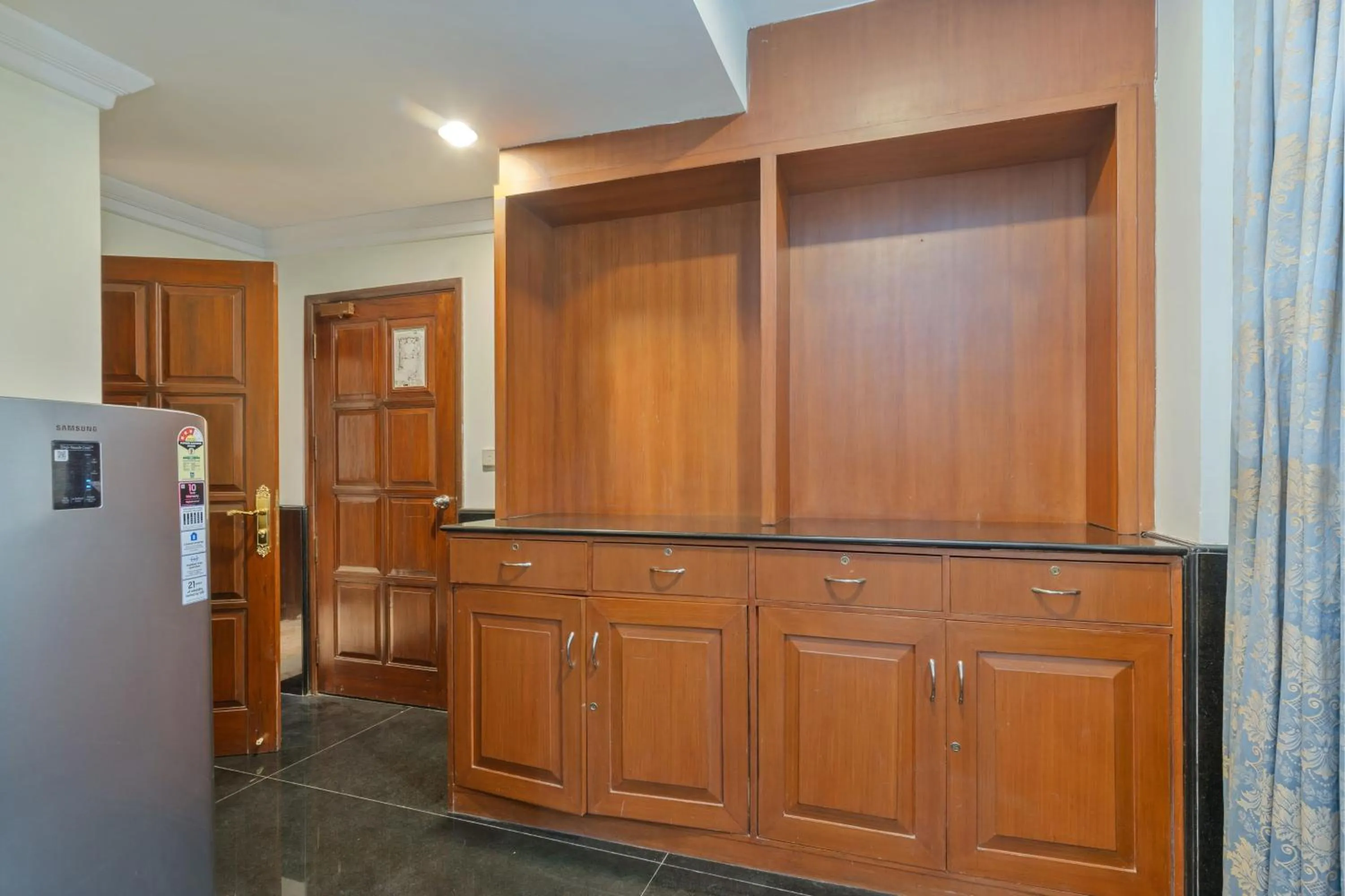 Photo of the whole room in Le Royal Meridien Chennai