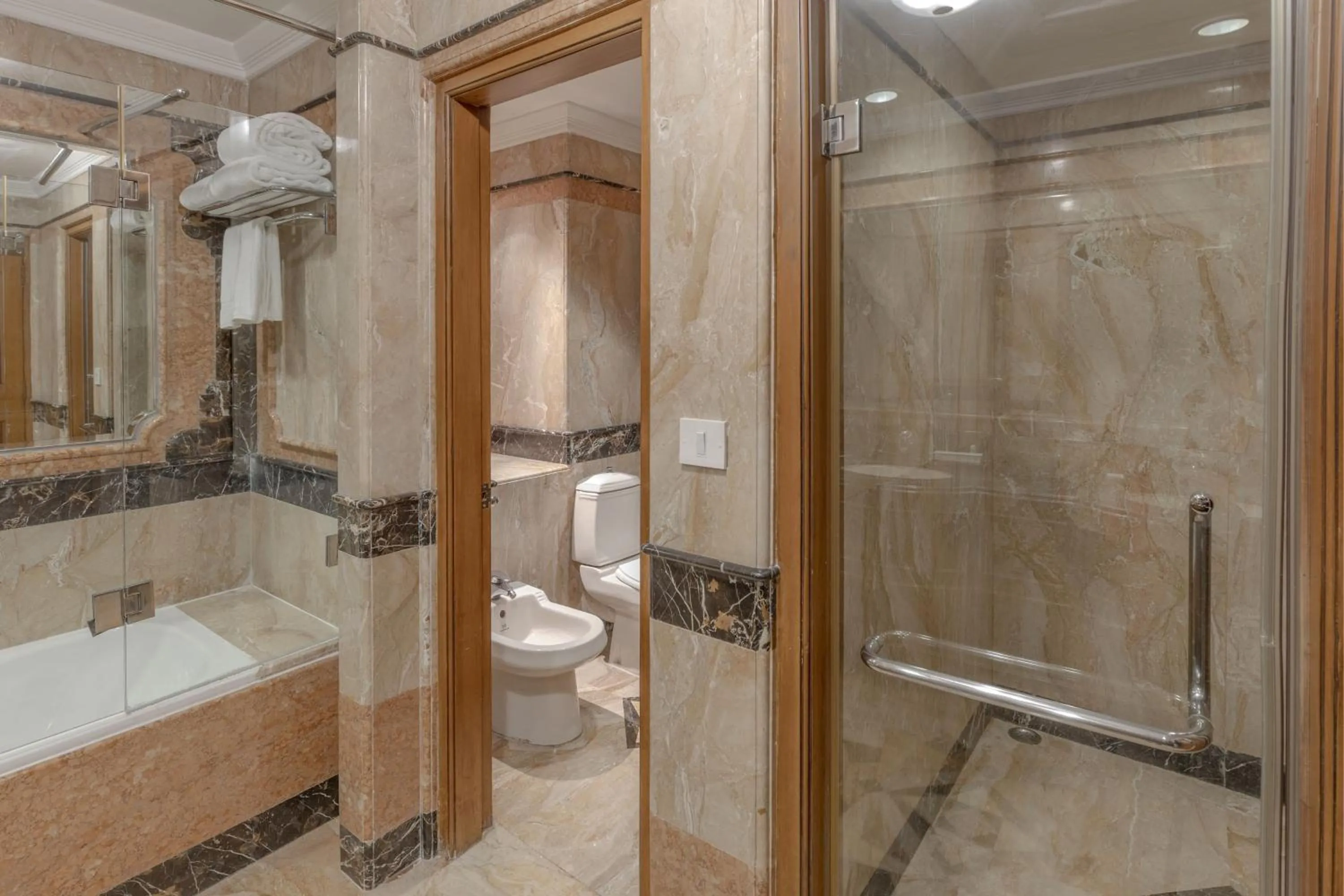 Bathroom in Le Royal Meridien Chennai