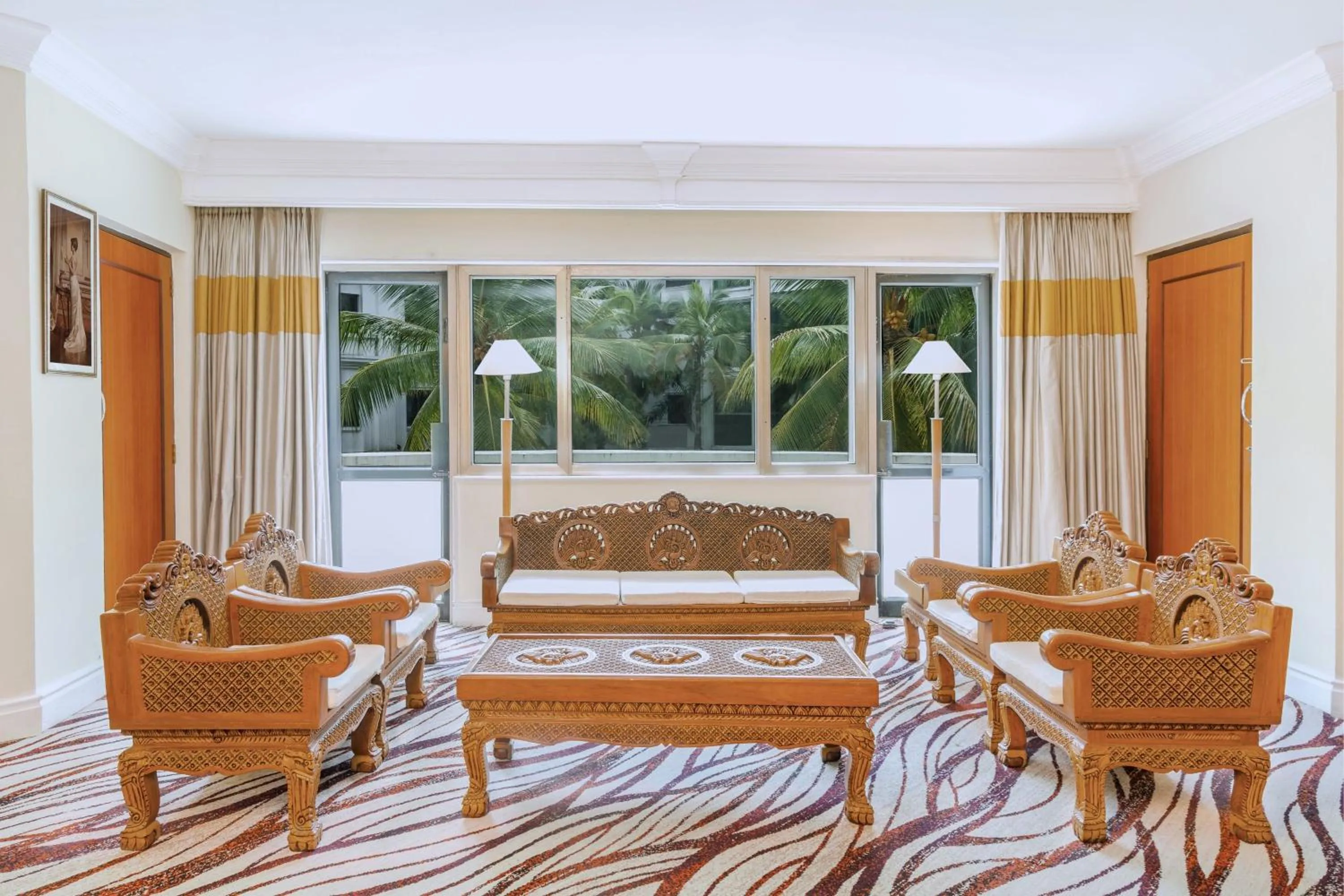 Living room in Le Royal Meridien Chennai