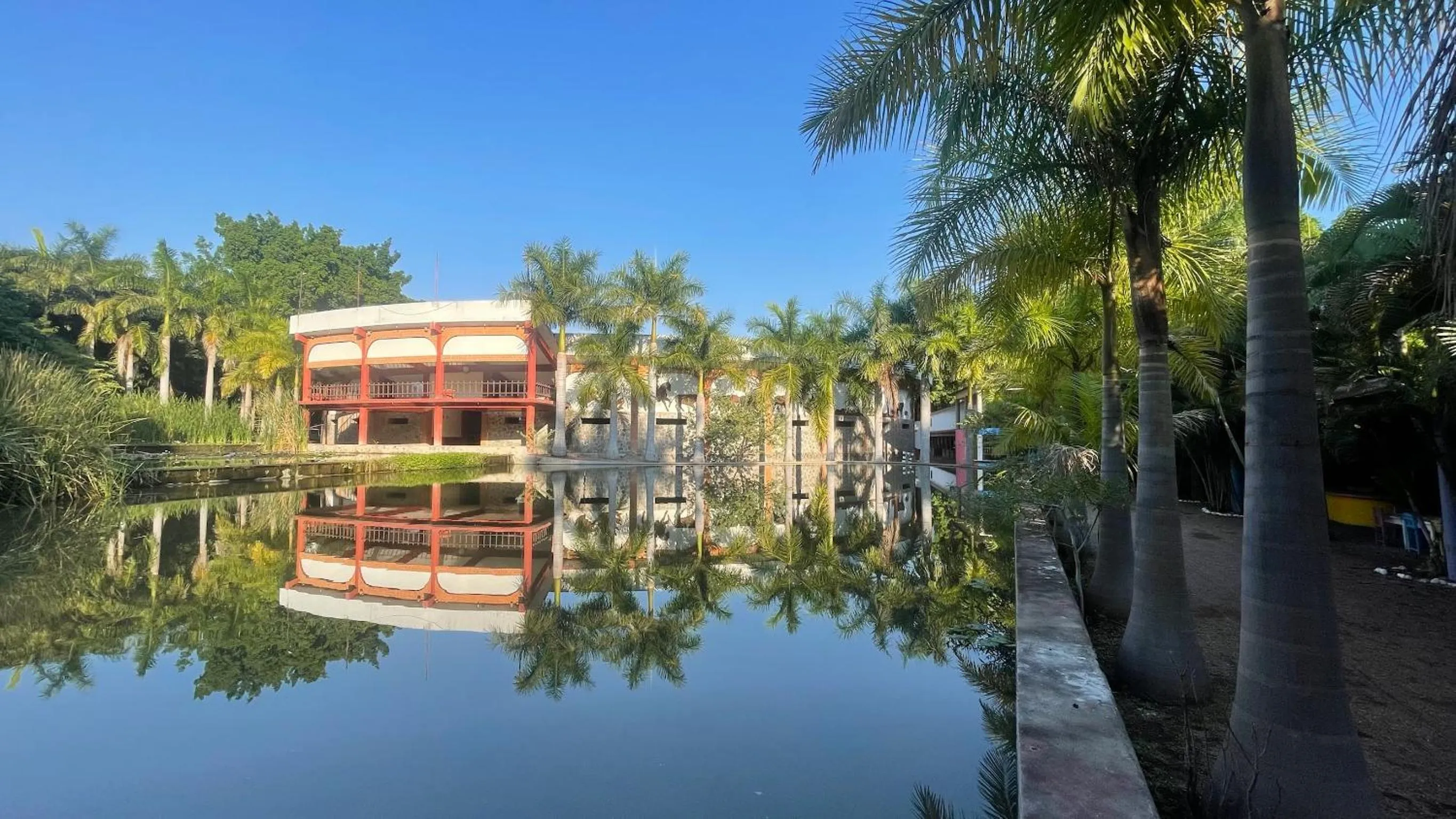 Lake view in Rancho Agua Salada