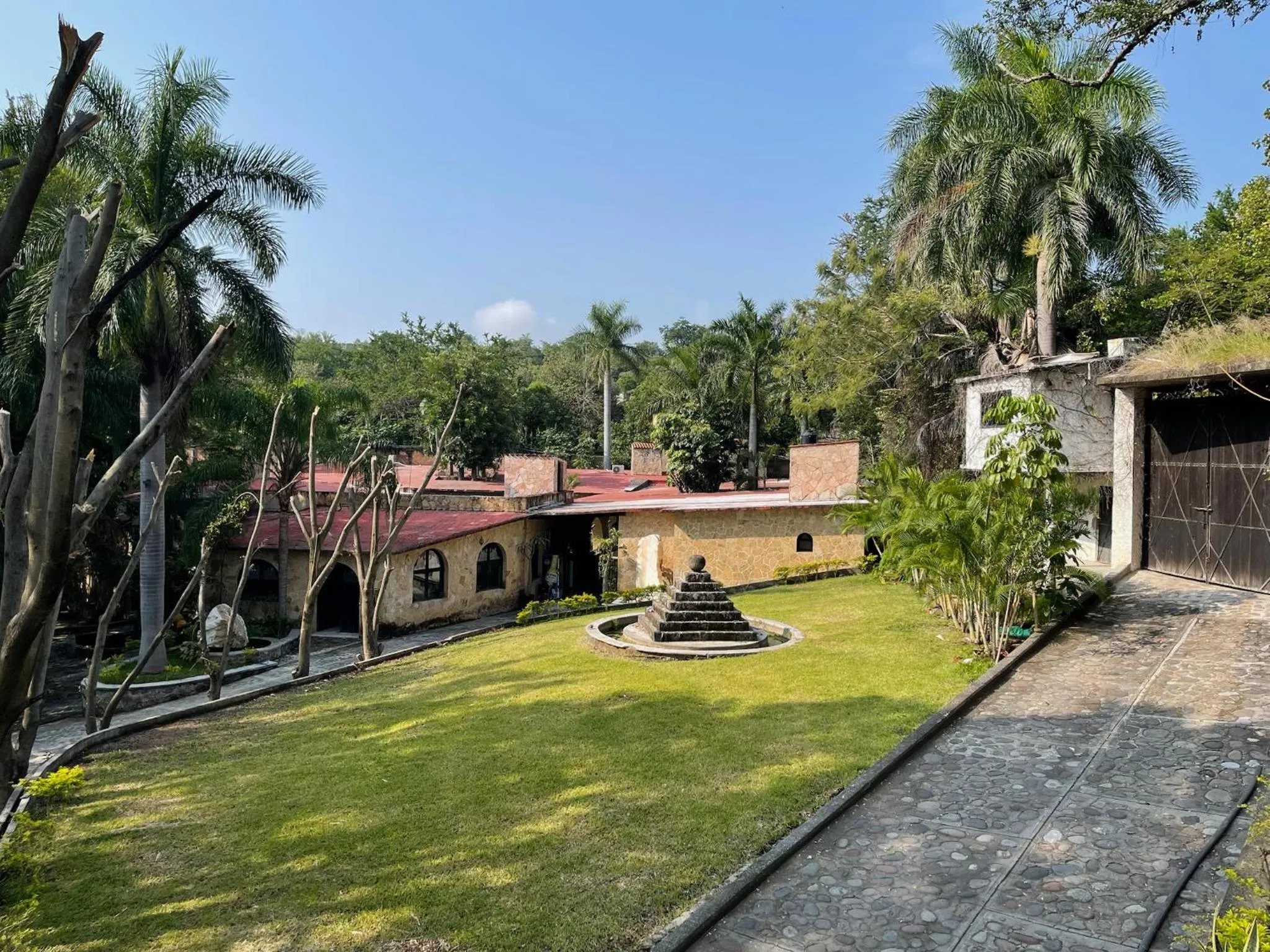 Inner courtyard view in Rancho Agua Salada