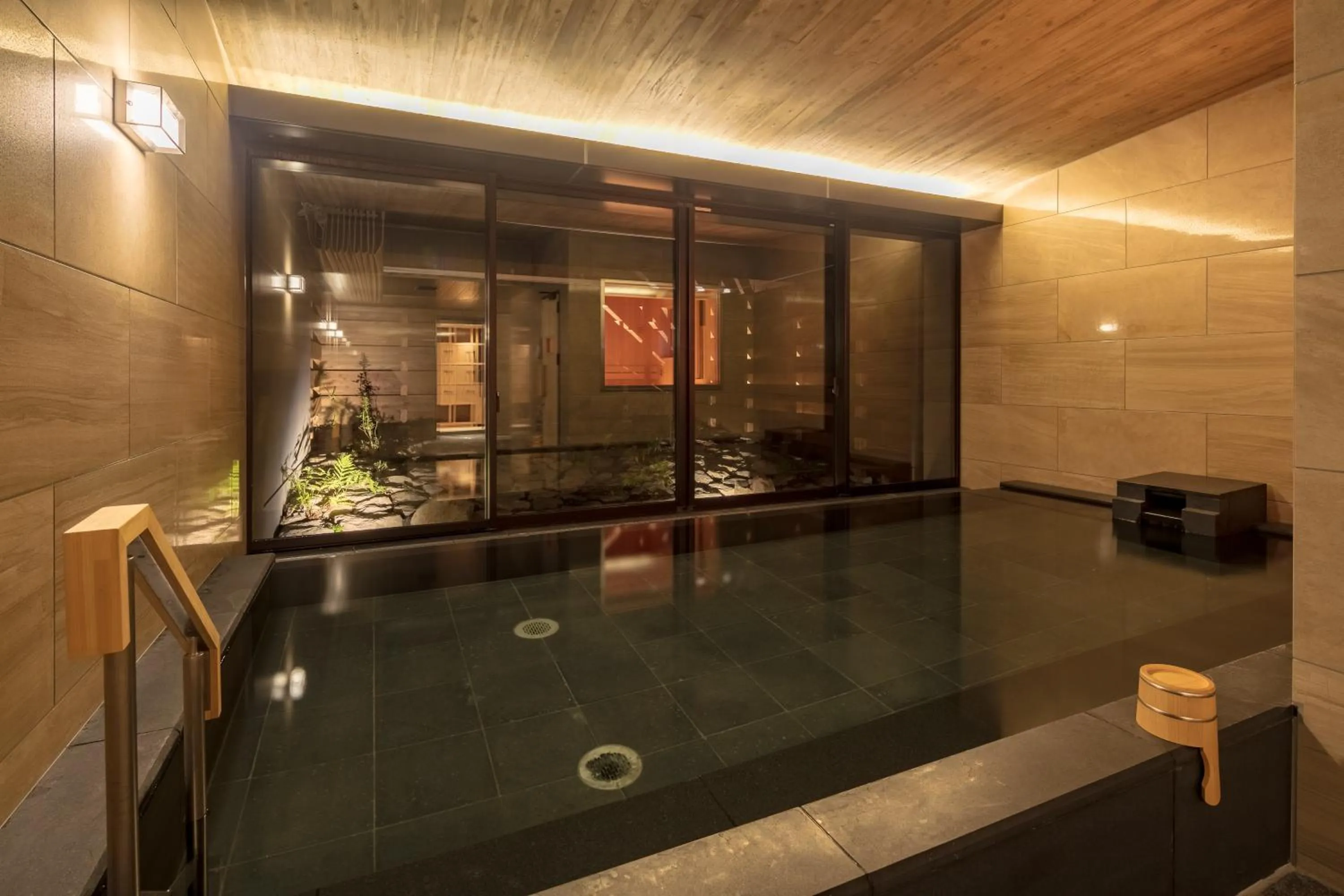 Hot Spring Bath in Fufu Kawaguchiko