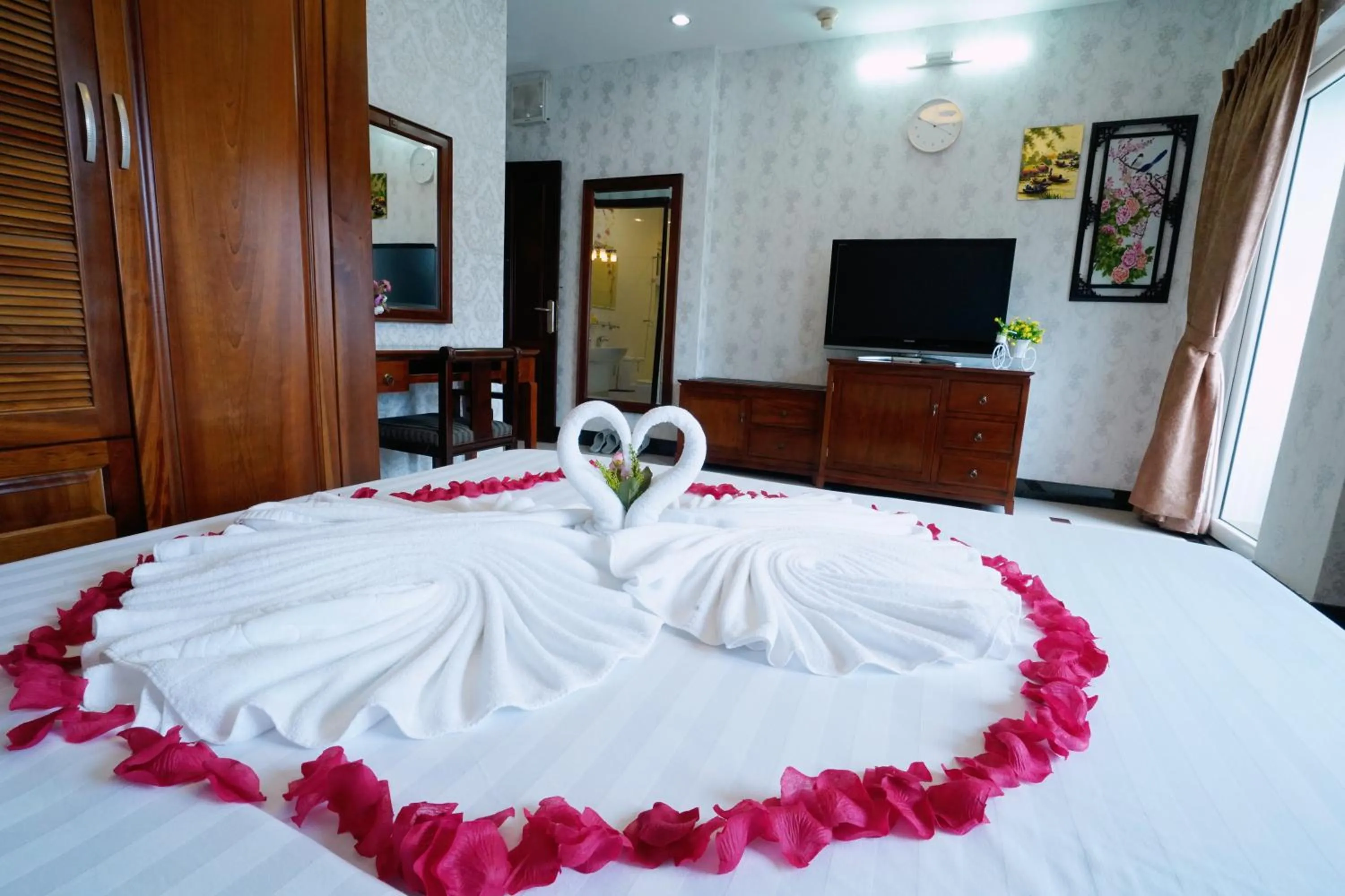 Bedroom, Bed in Ben Thanh Retreats Hotel