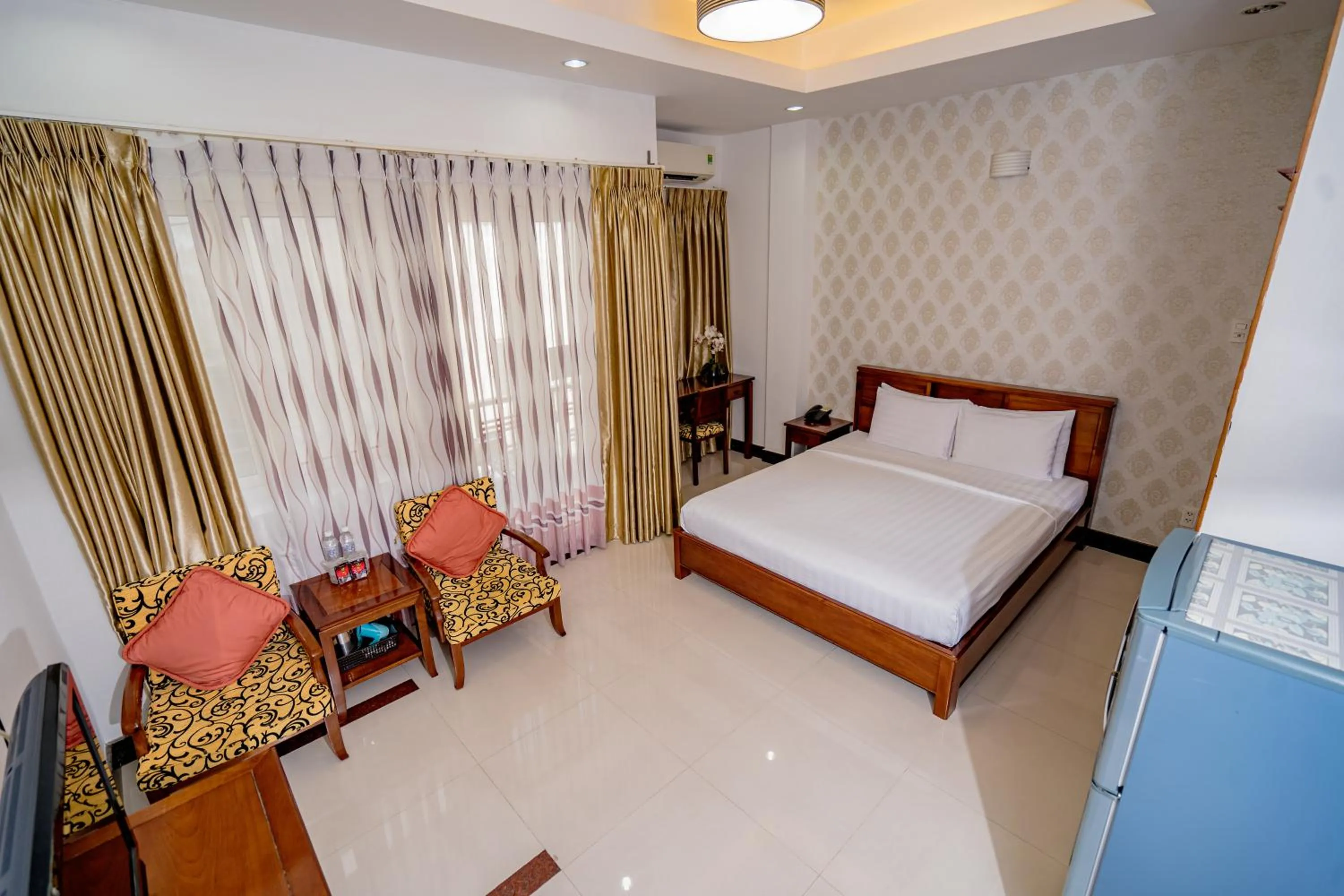 Photo of the whole room, Bed in Ben Thanh Retreats Hotel
