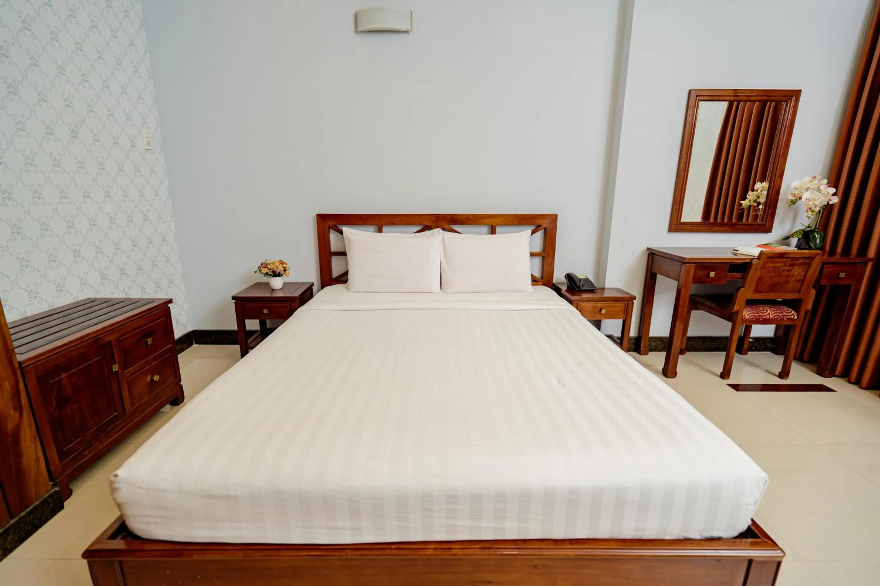 Bed in Ben Thanh Retreats Hotel