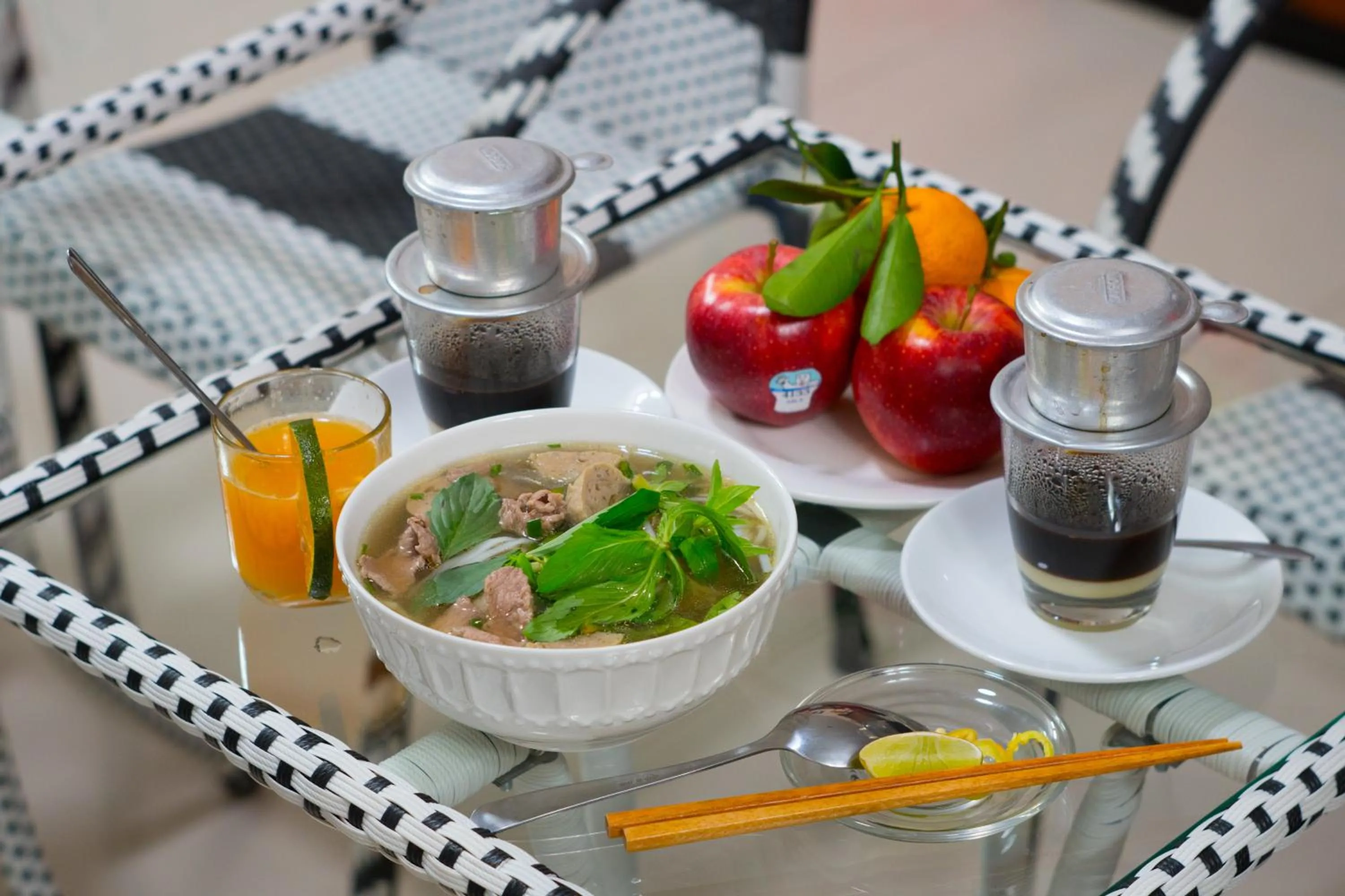 Restaurant/places to eat in Ben Thanh Retreats Hotel