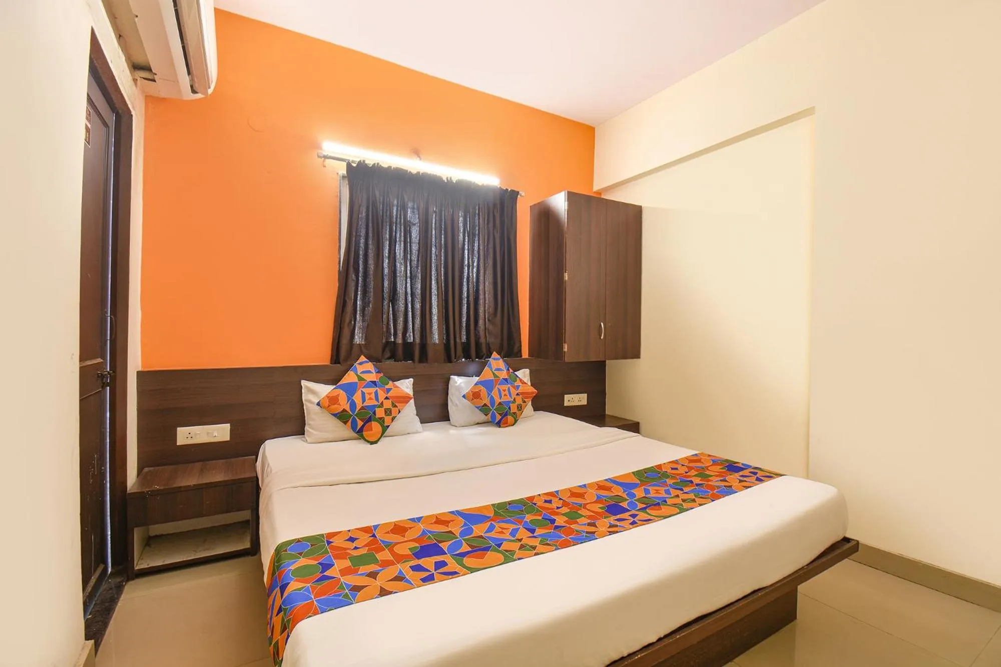 Bed in Via Comfort Executive - Nr Butterfly Park - Hinjawadi