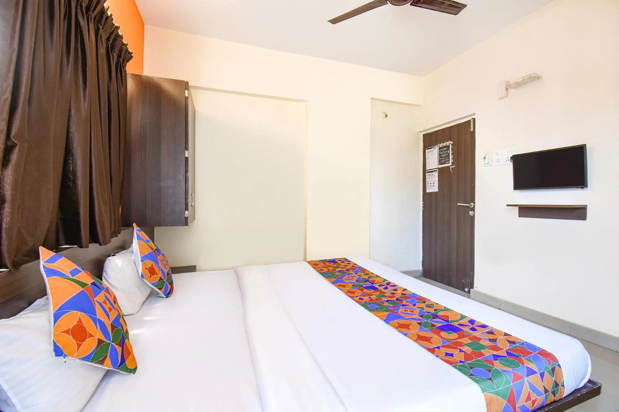 Bed in Via Comfort Executive - Nr Butterfly Park - Hinjawadi