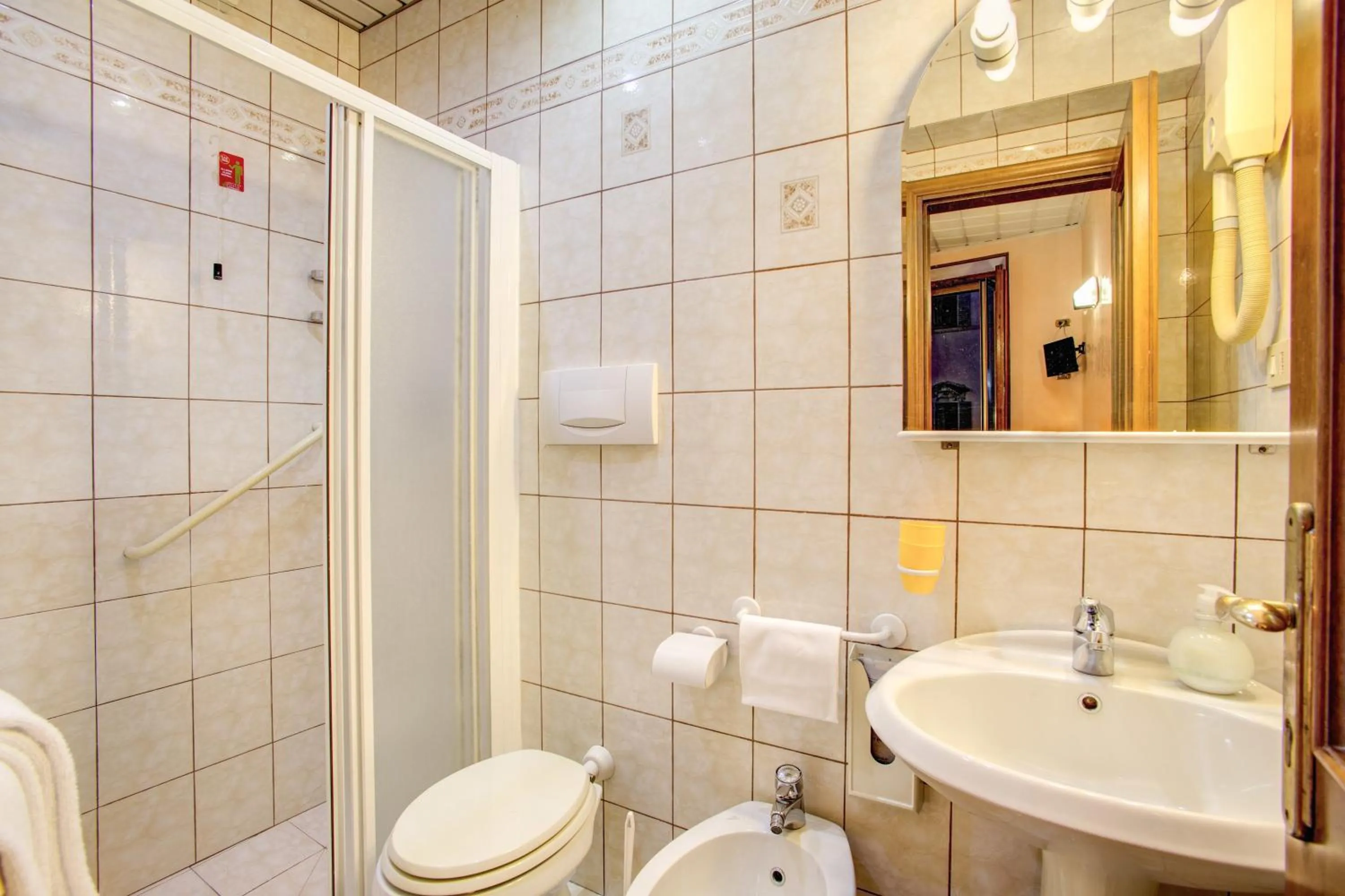 Bathroom in Hotel Lorena