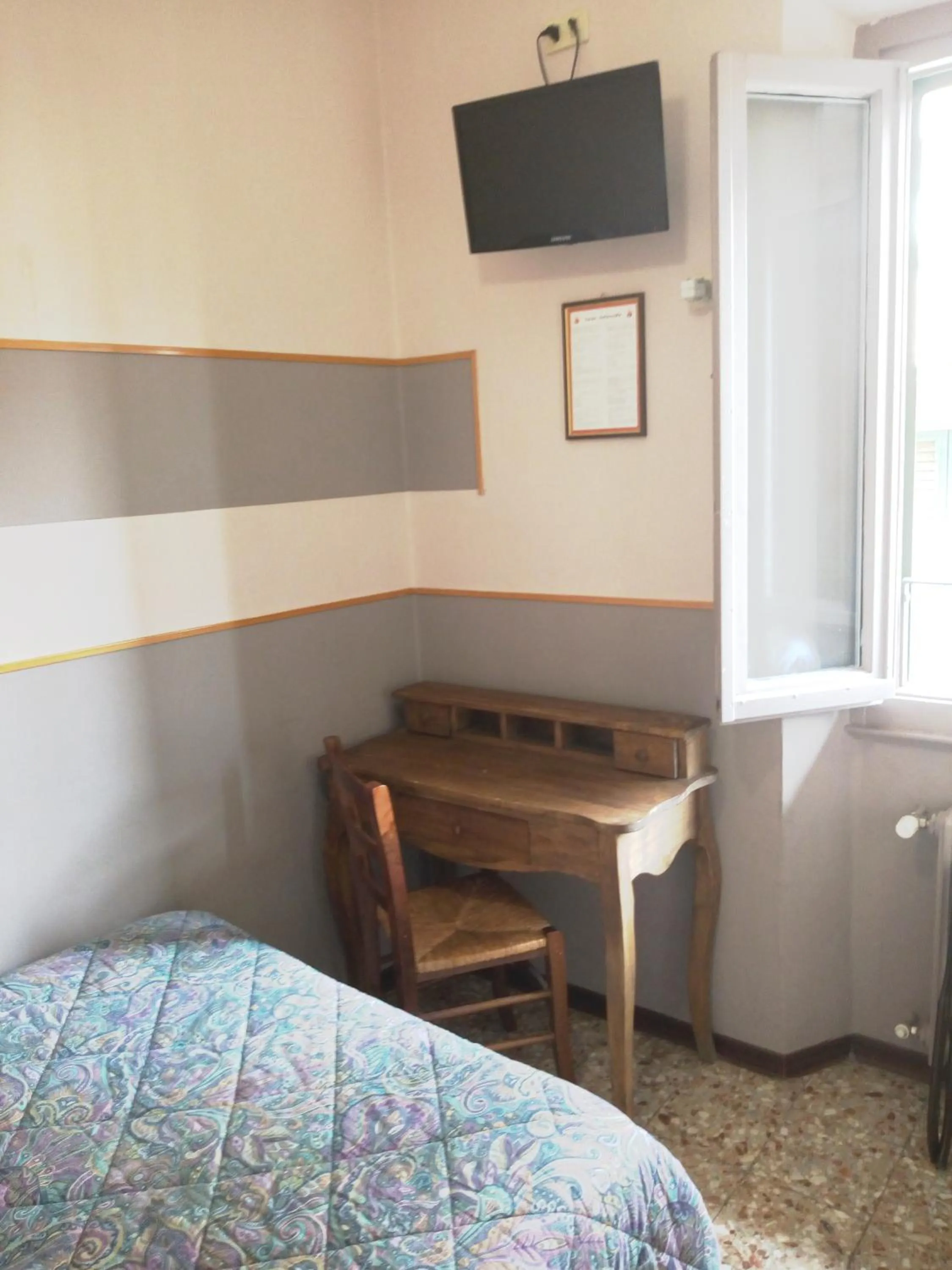 Photo of the whole room in Hotel Lorena