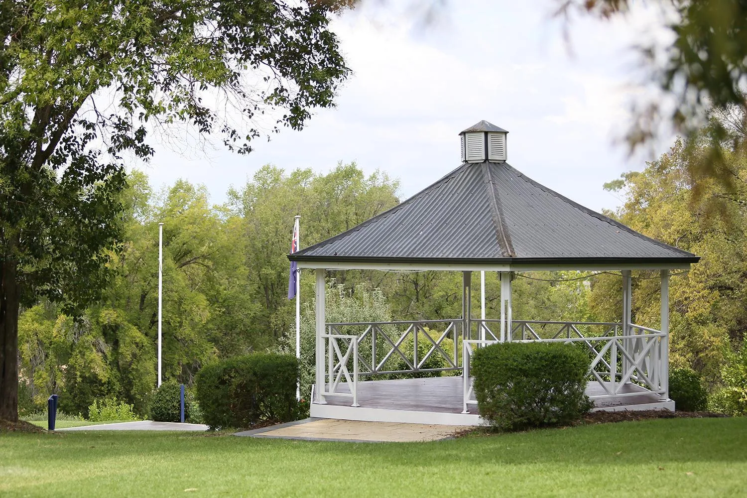 Property building in Lake Hume Resort